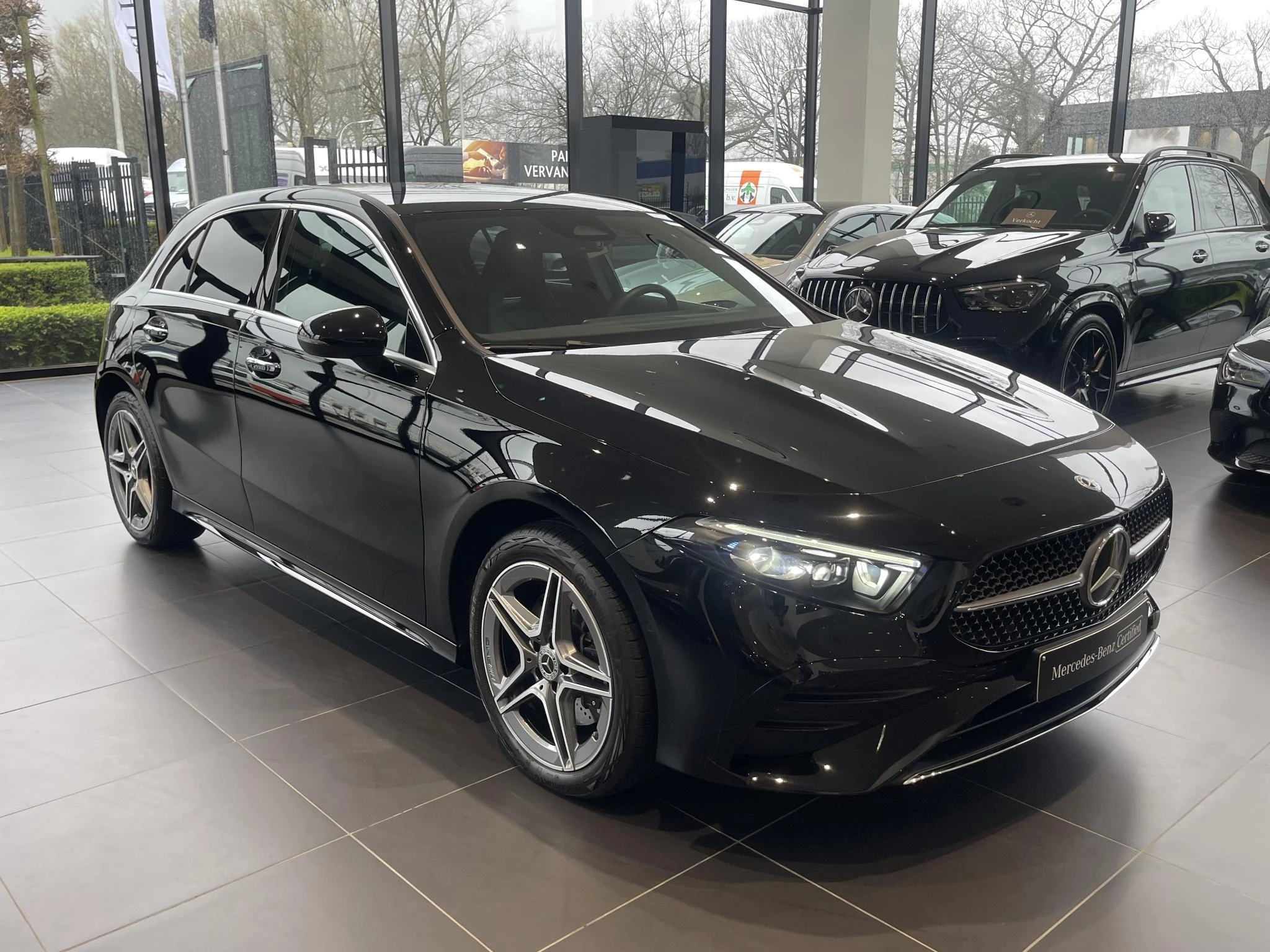 Mercedes-Benz Classe A 250 e AMG Line + LEDER + BURMESTER + MULTIBEAM LED + CARPLAY +