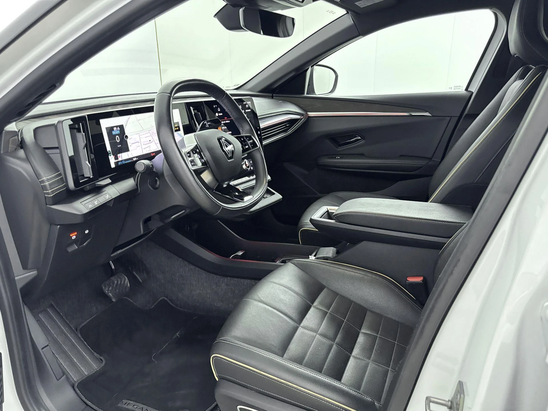 Renault-Megane E-Tech-image-16