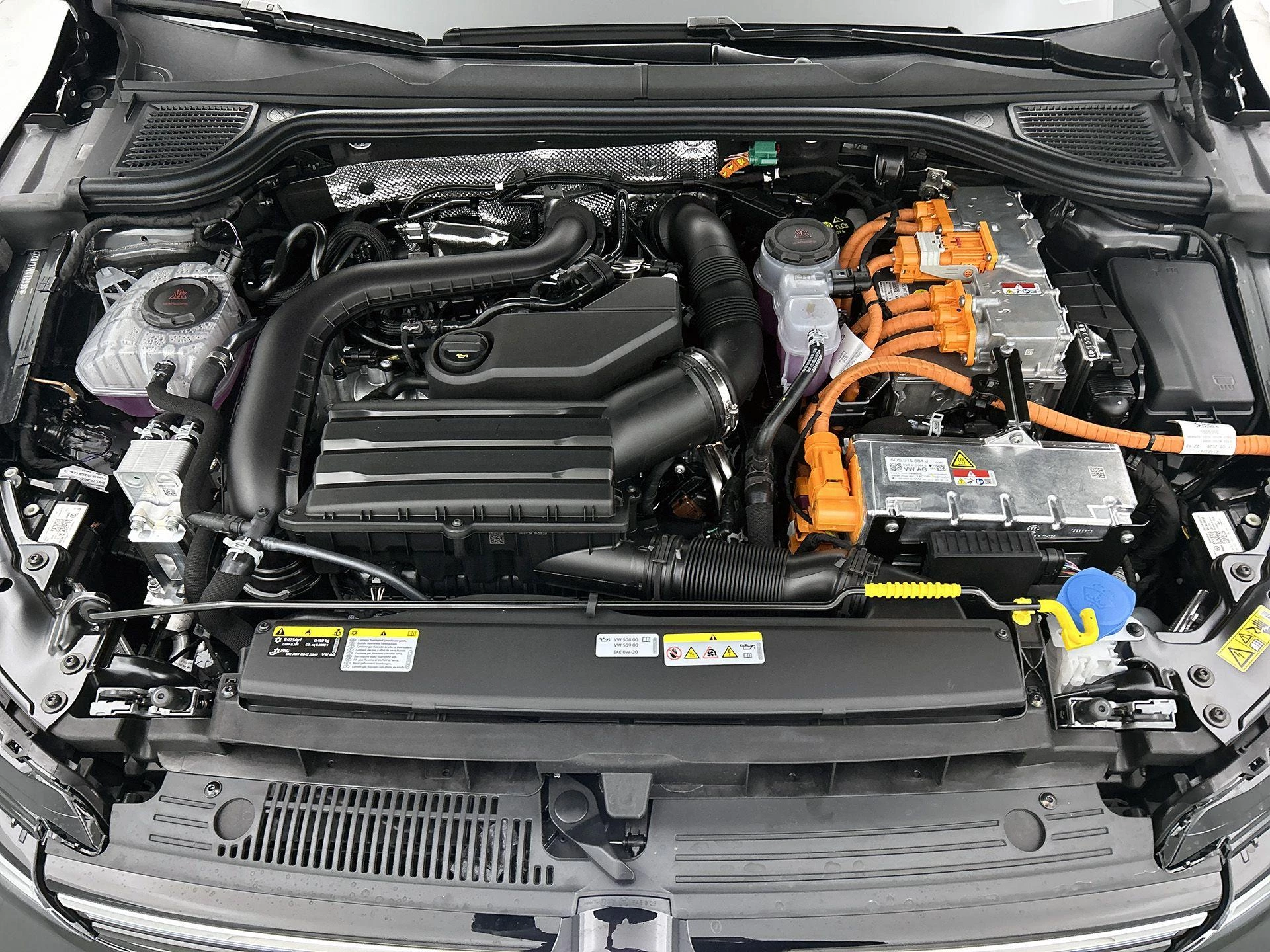 Volkswagen-Golf-image-31