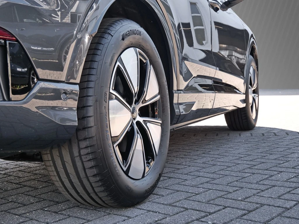 Audi-Q4 e-tron-image-4