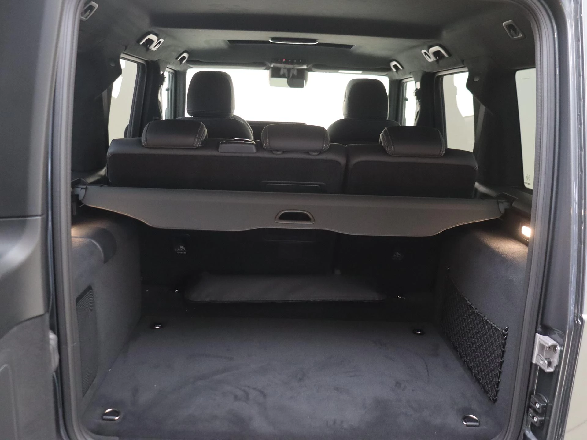 Mercedes-Benz-G-Klasse-image-30