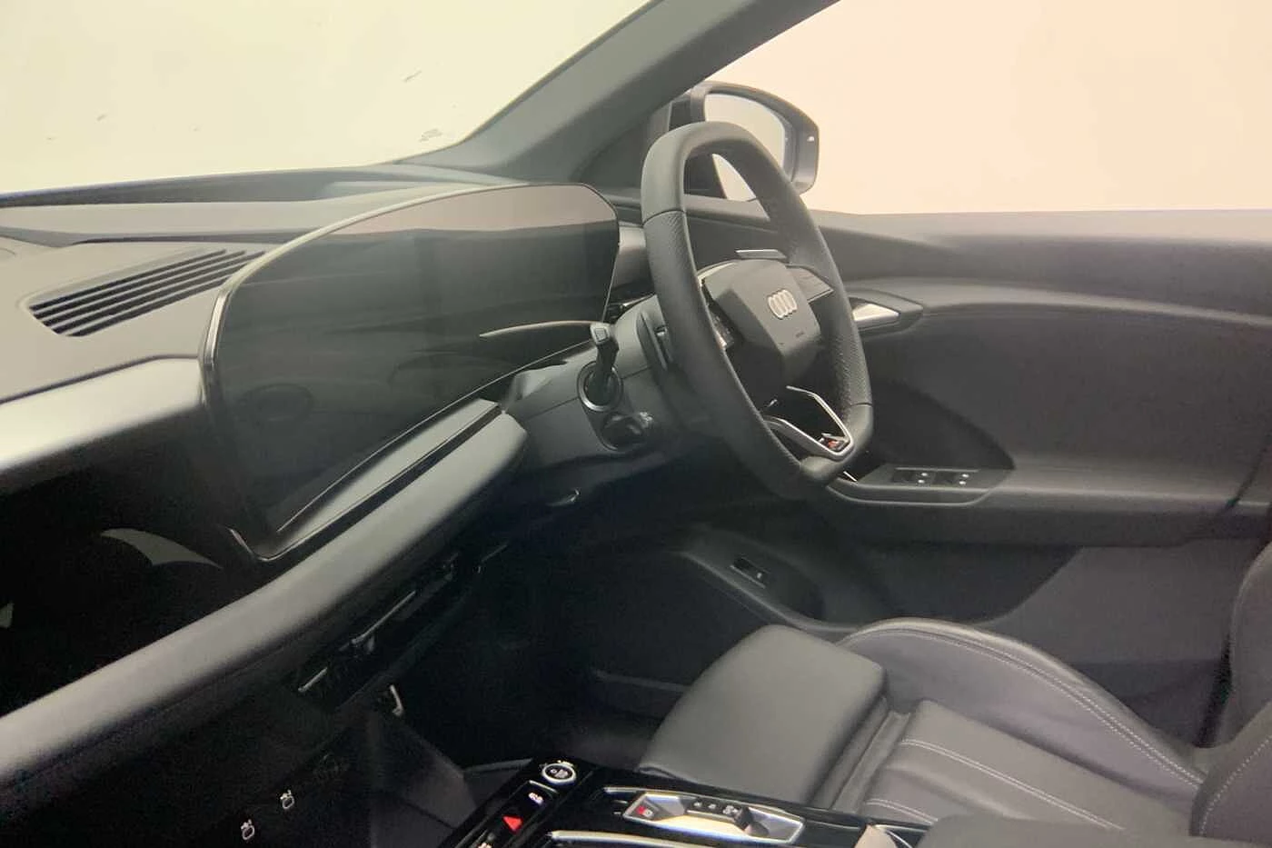 Audi-Q6 e-tron-image-1