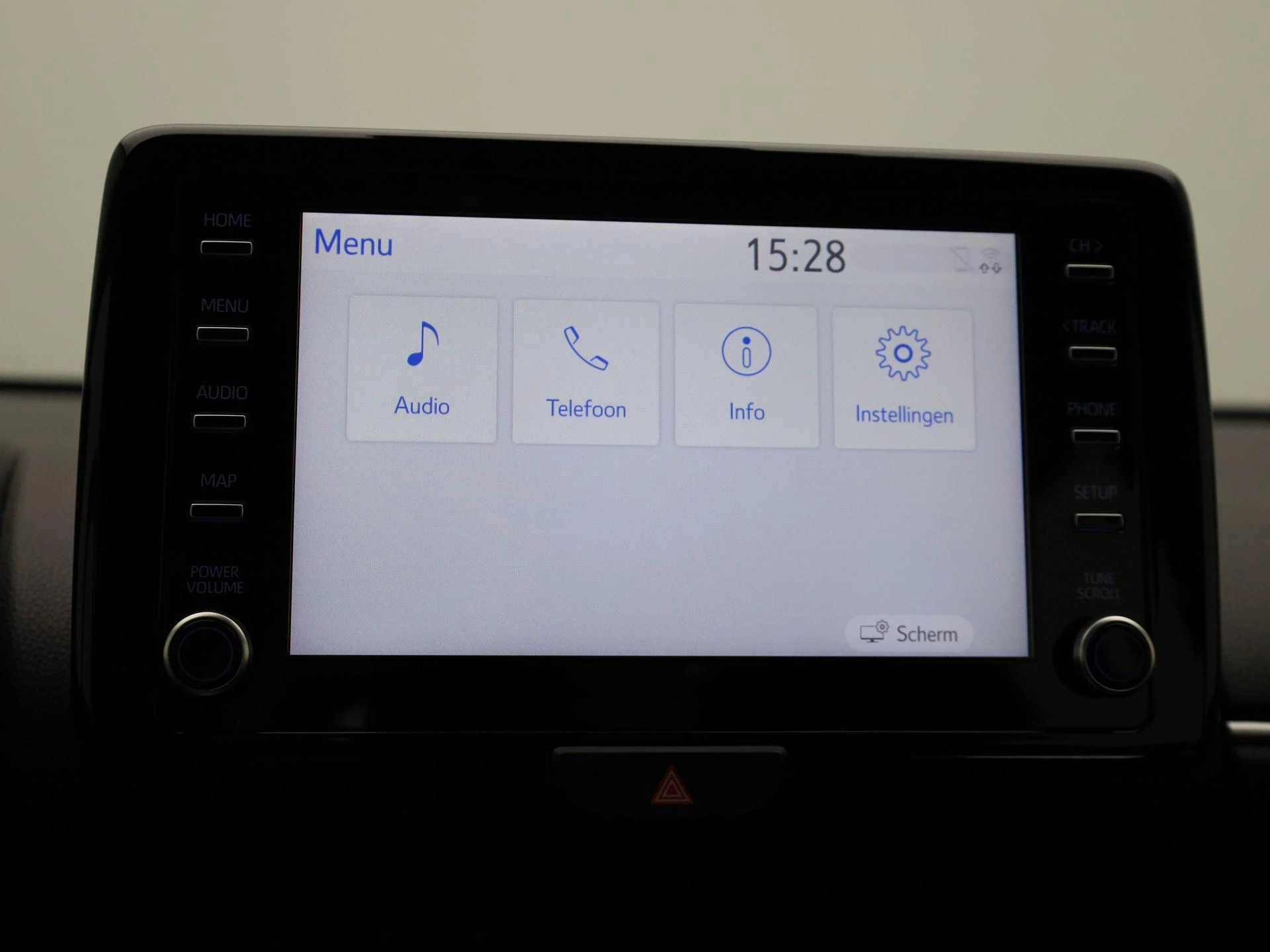 Mazda-2 Hybrid-image-18