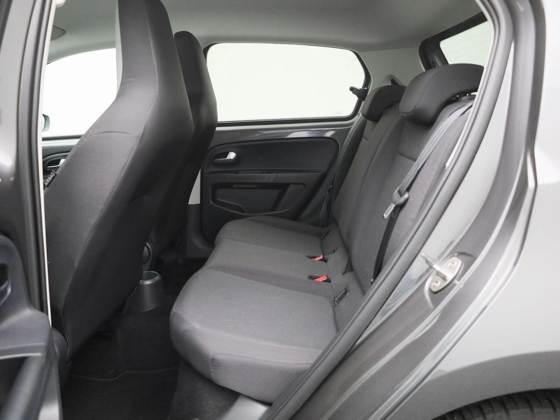 Volkswagen-up!-image-11