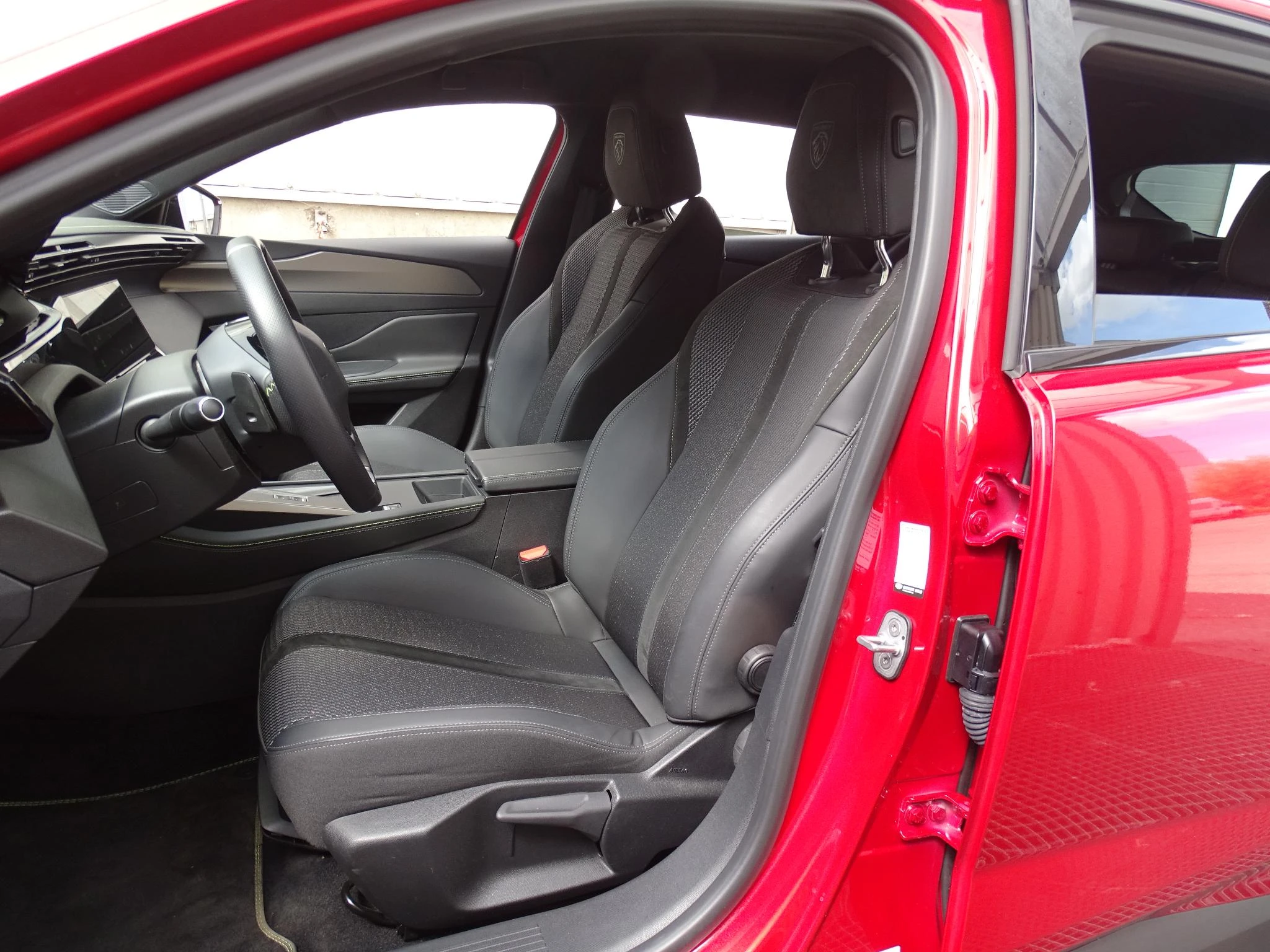Peugeot-408-image-11