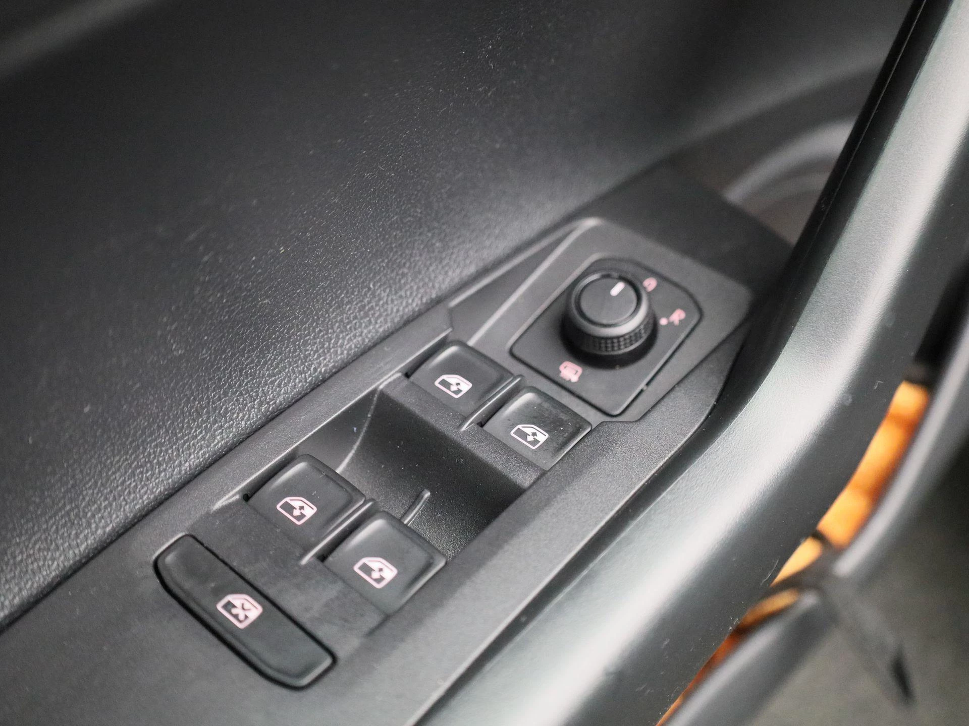Volkswagen-Polo-image-27