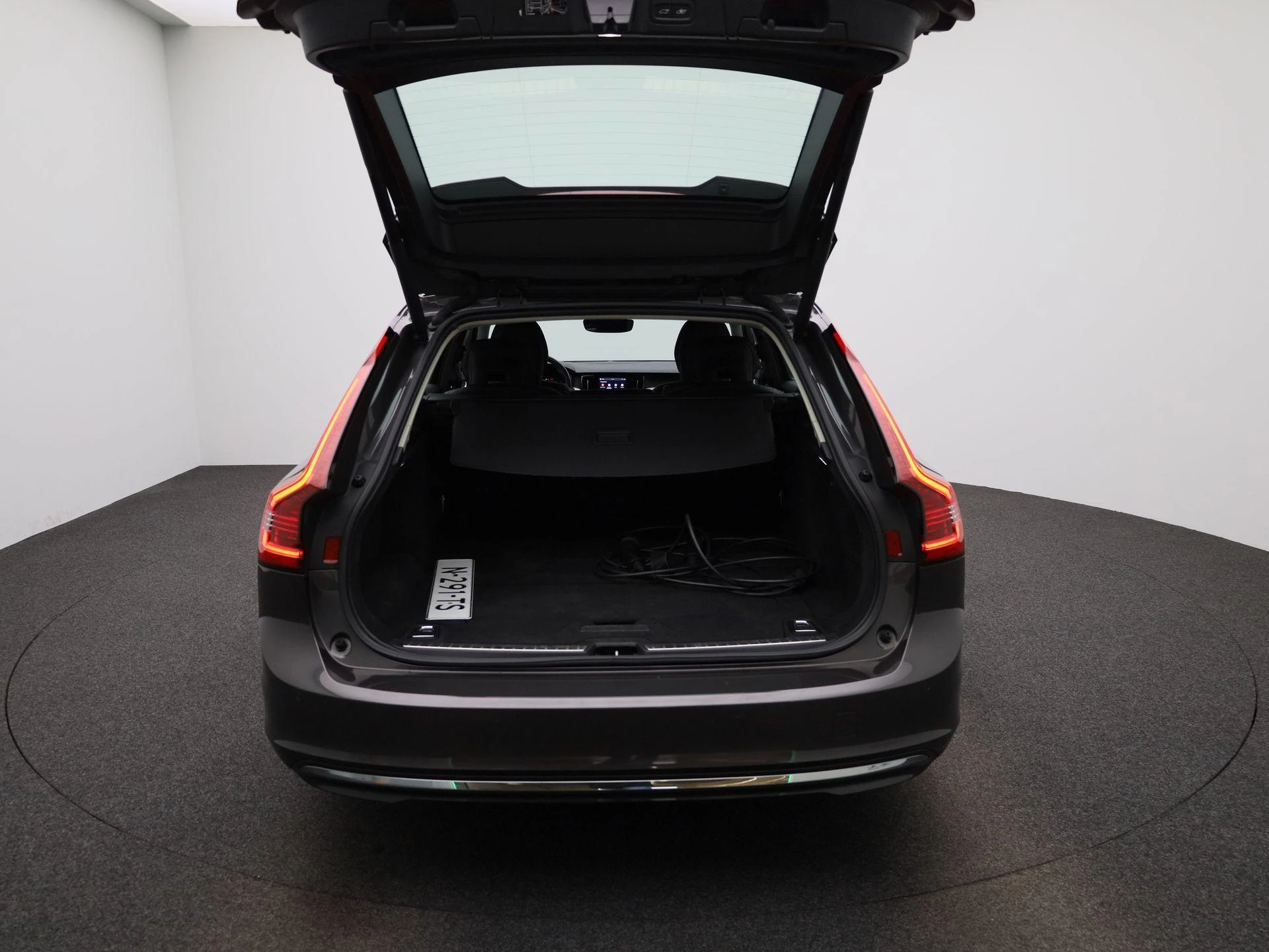 Volvo-V90-image-10