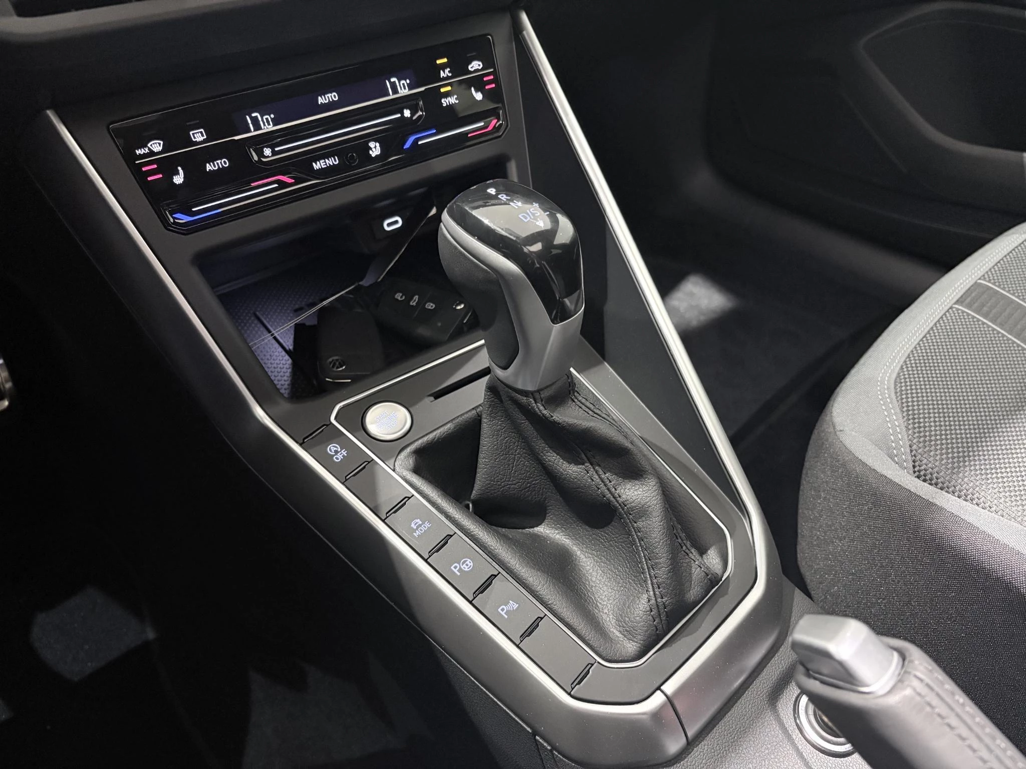 Volkswagen-Polo-image-33