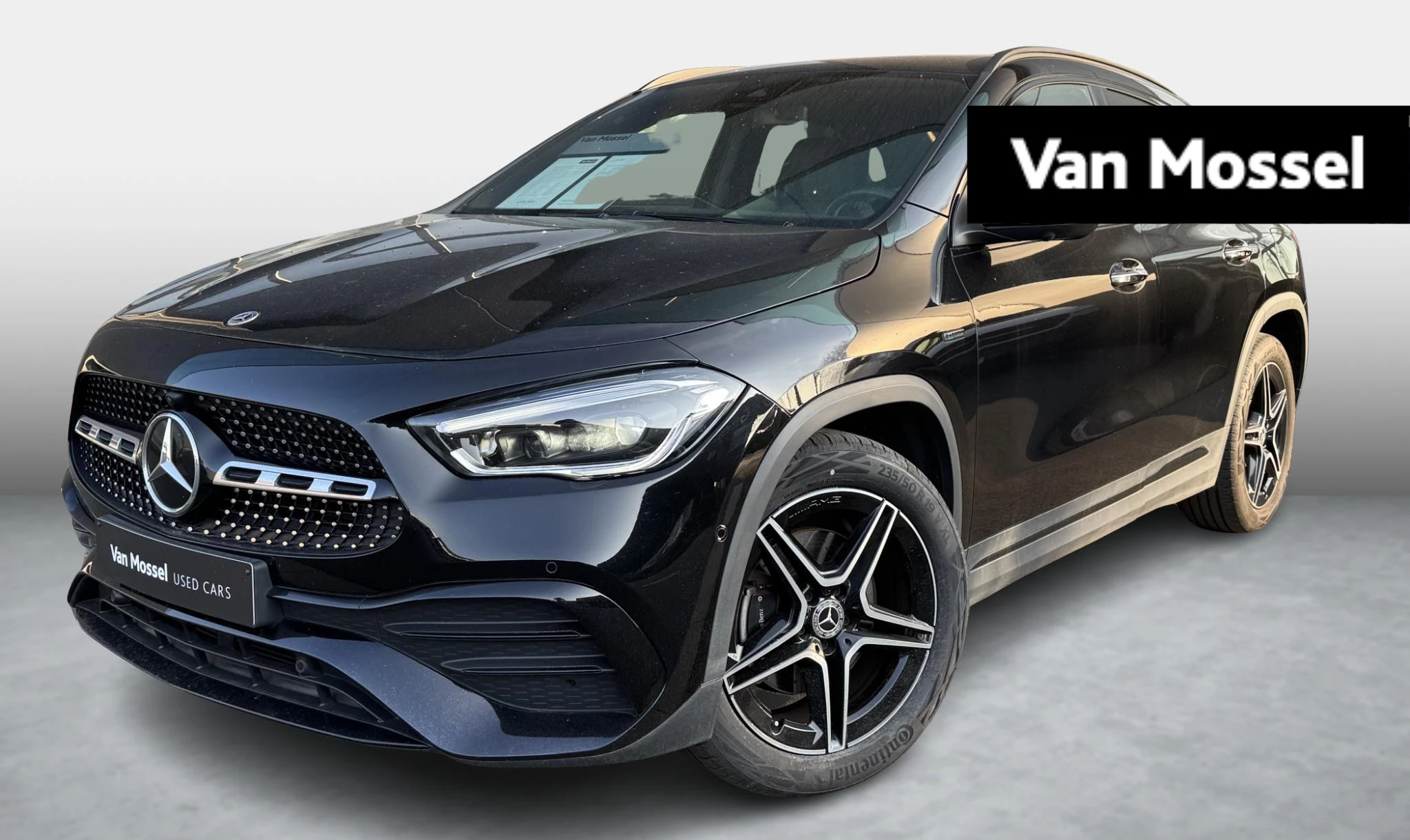 Mercedes-Benz-GLA-image-0