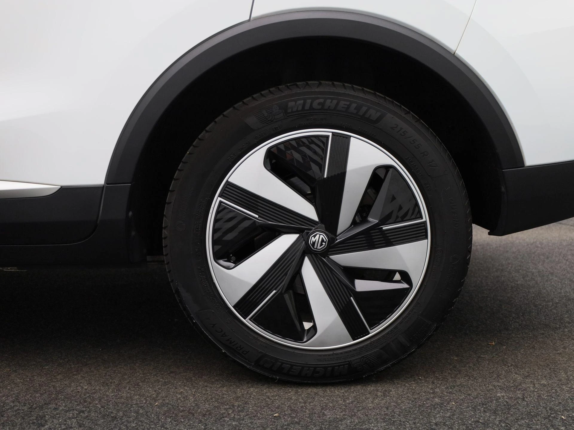 MG-ZS EV-image-12