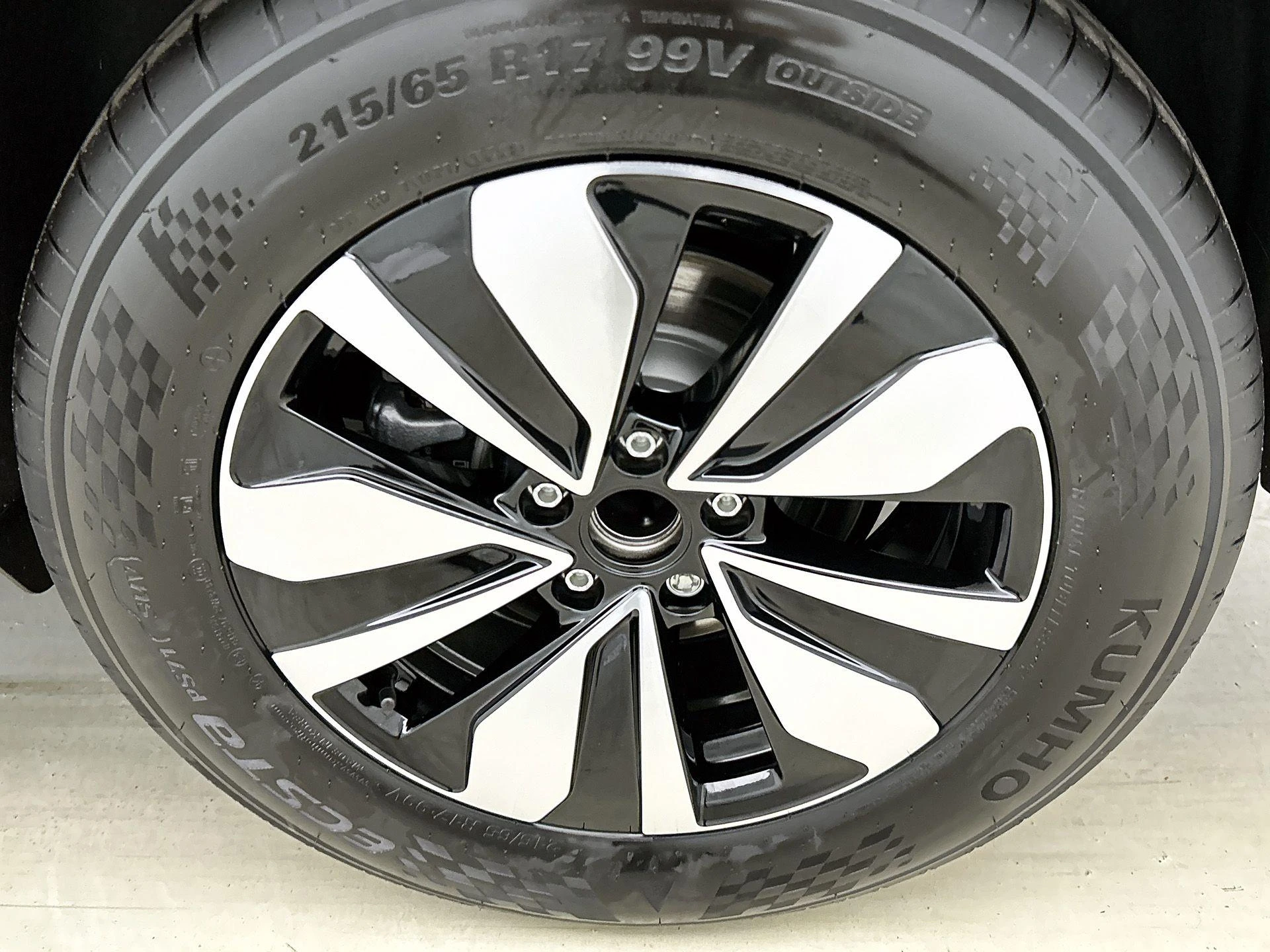 Volkswagen-Tiguan-image-33
