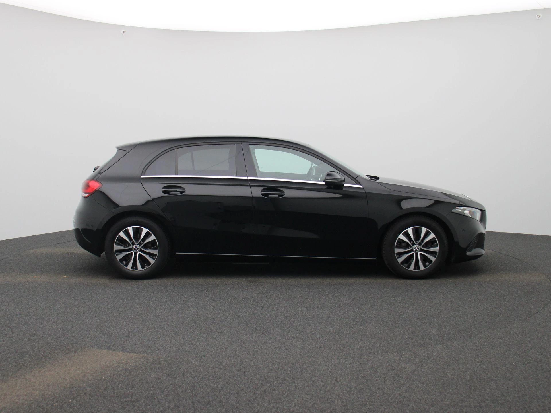 Mercedes-Benz-A-Klasse-image-5