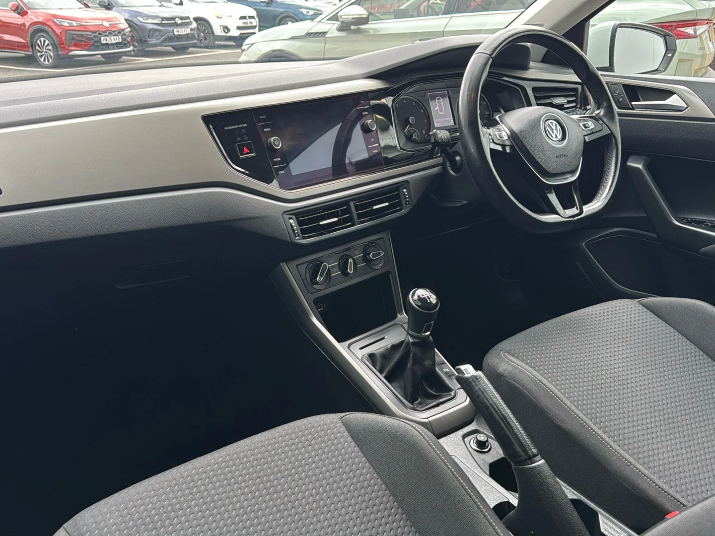Volkswagen-Polo-image-1