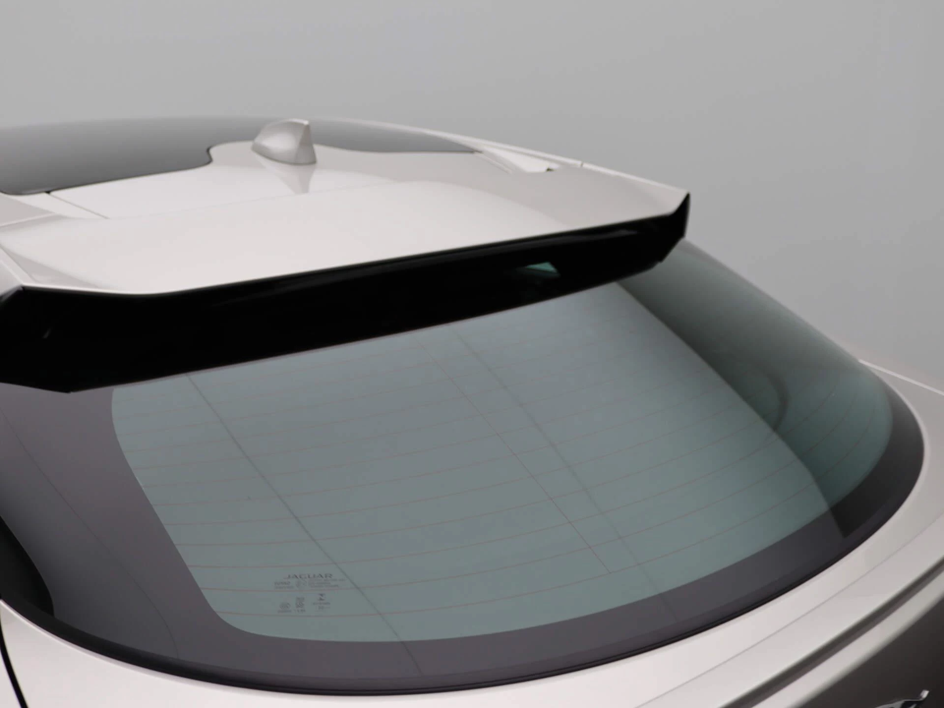 Jaguar-I-PACE-image-38