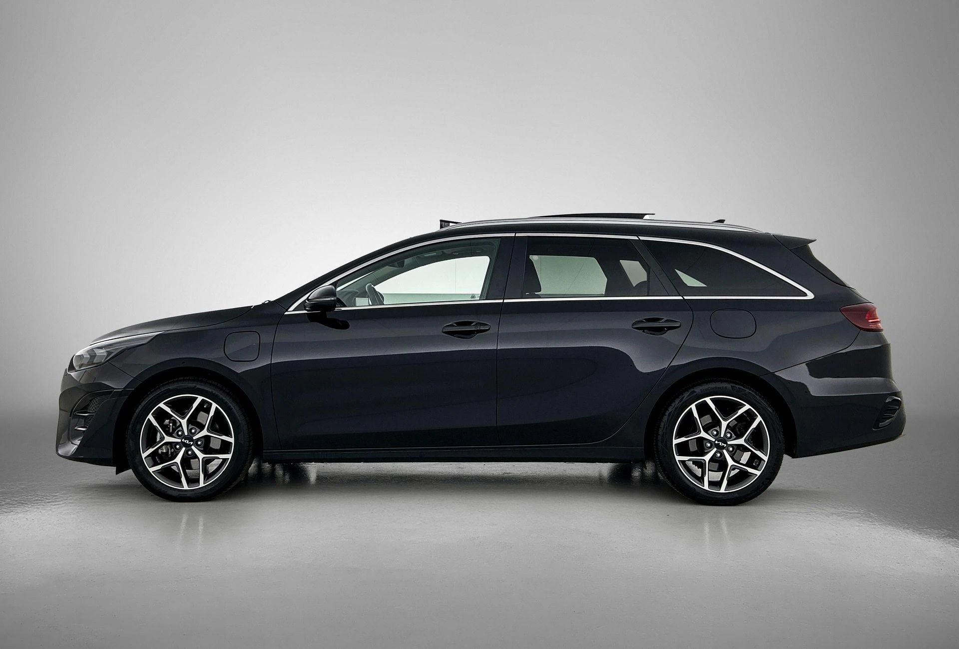 Kia-Ceed Sportswagon-image-1