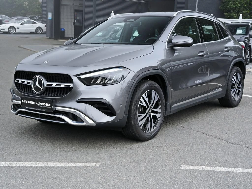 Mercedes-Benz-GLA 200-image-6