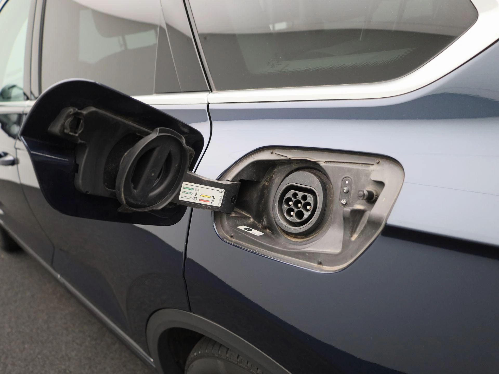 Volkswagen-Touareg-image-38