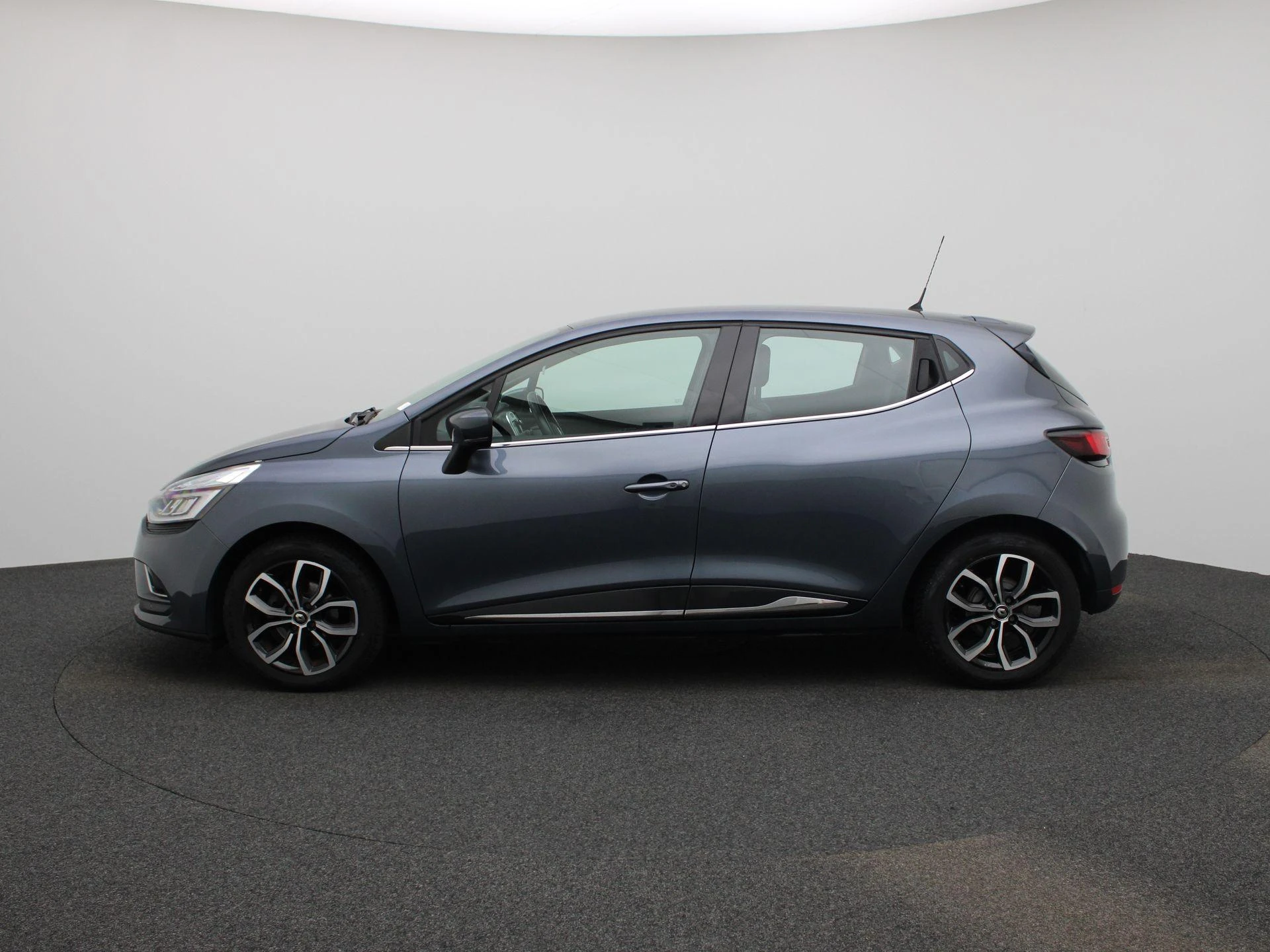 Renault-Clio-image-4