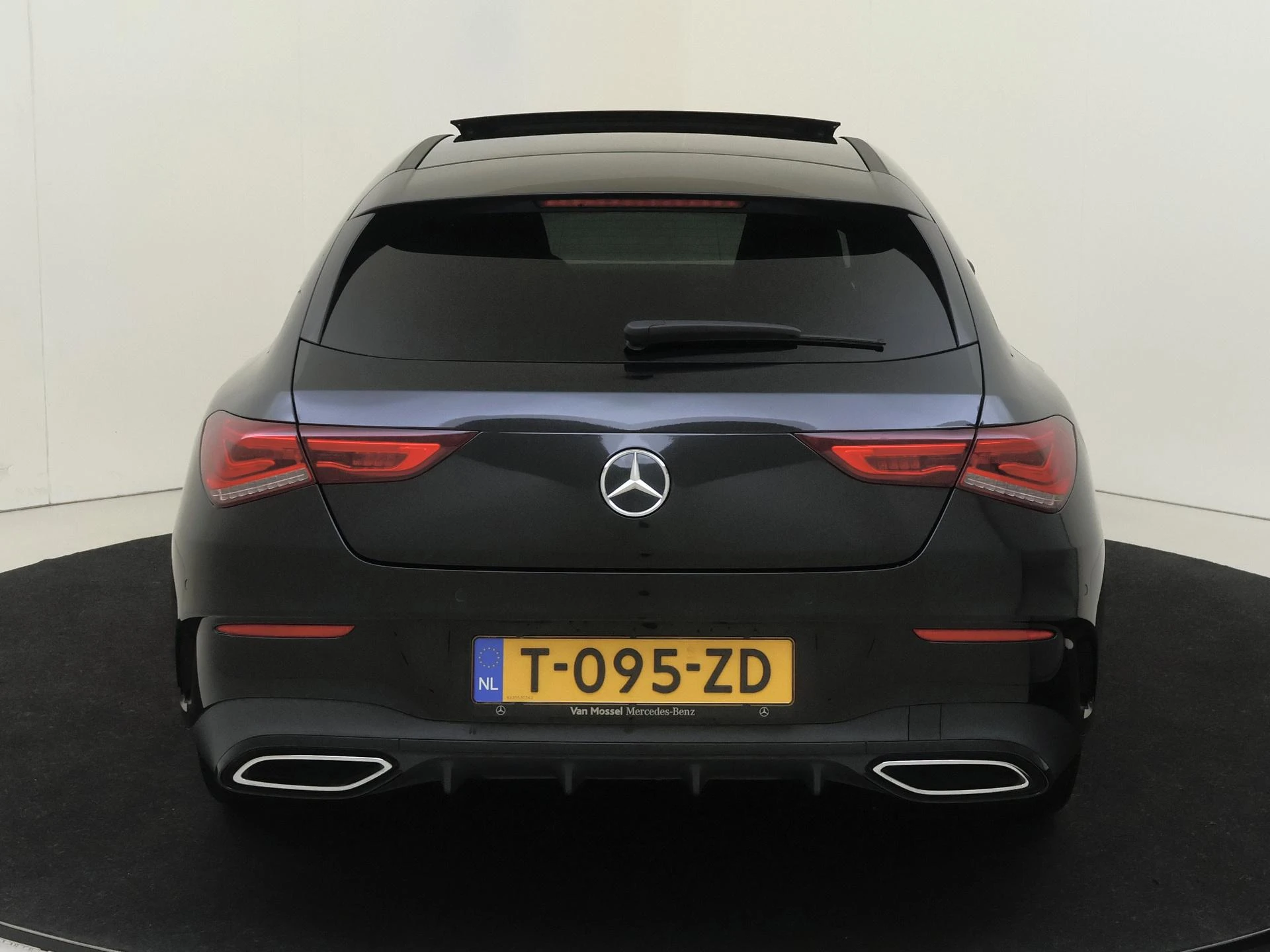 Mercedes-Benz-CLA-image-9