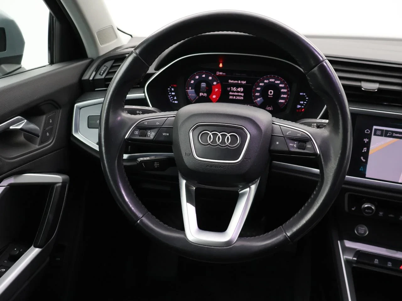 Audi-Q3-image-12