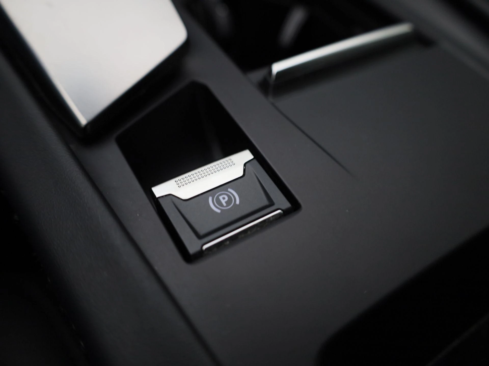 Peugeot-408-image-24
