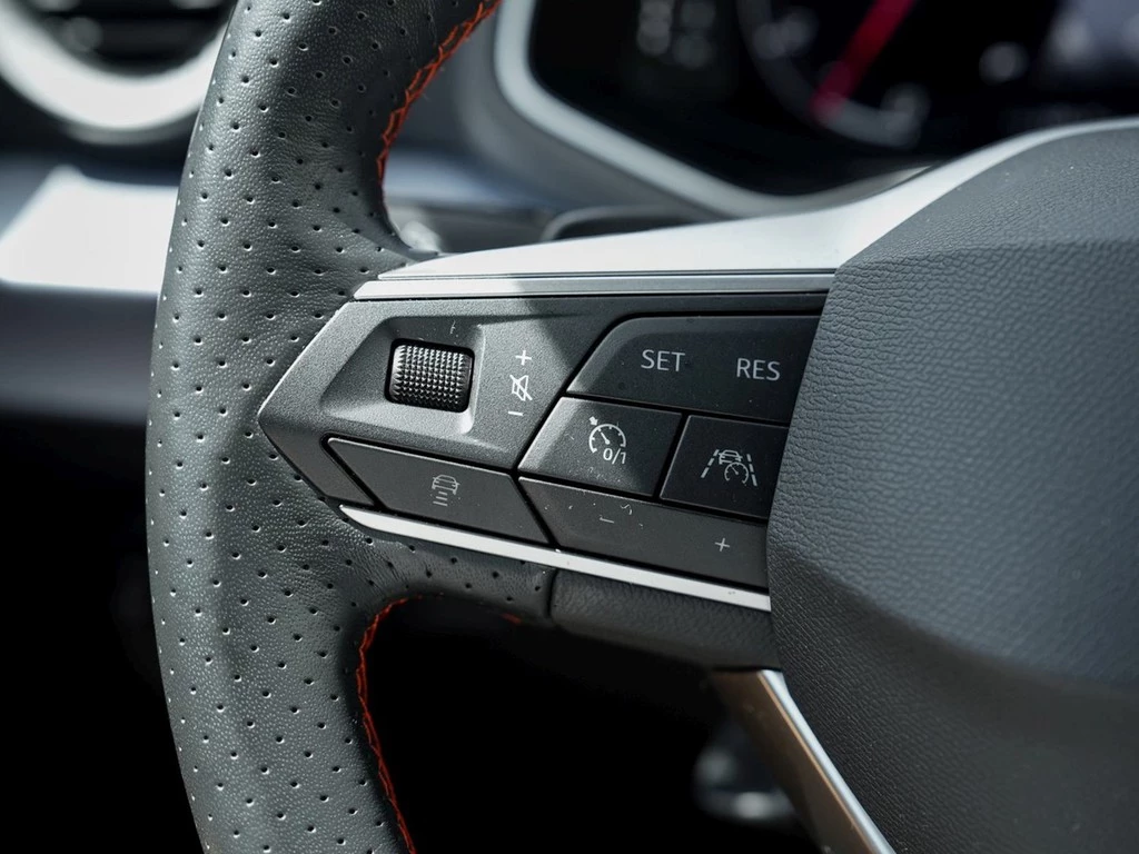 SEAT-Arona-image-16
