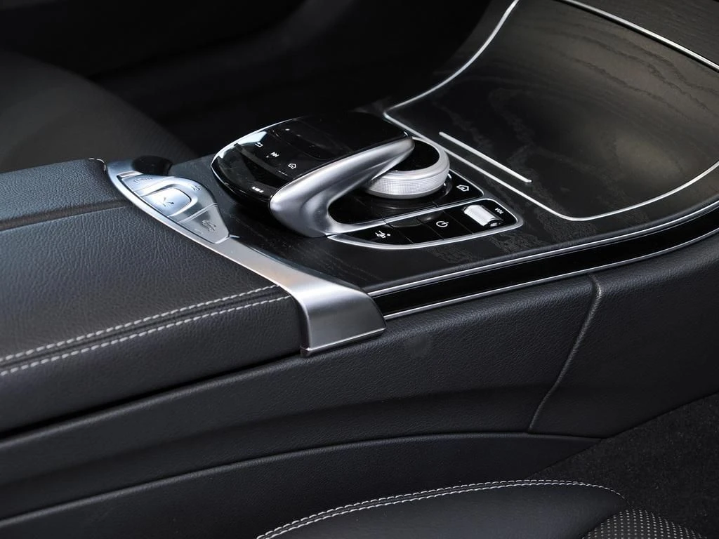 Mercedes-Benz-C-Klasse 220 d-image-12
