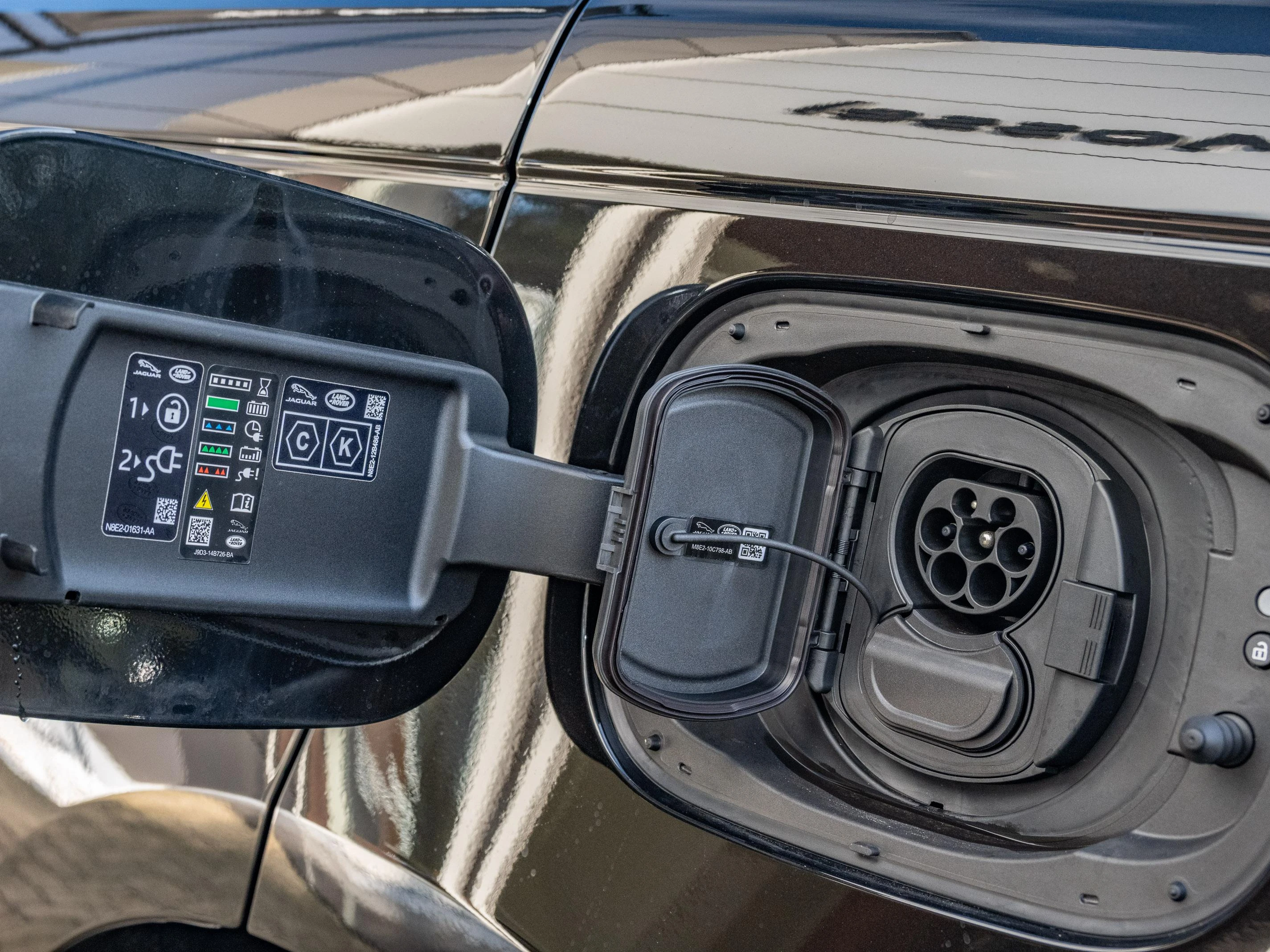 Land Rover-Range Rover-image-21