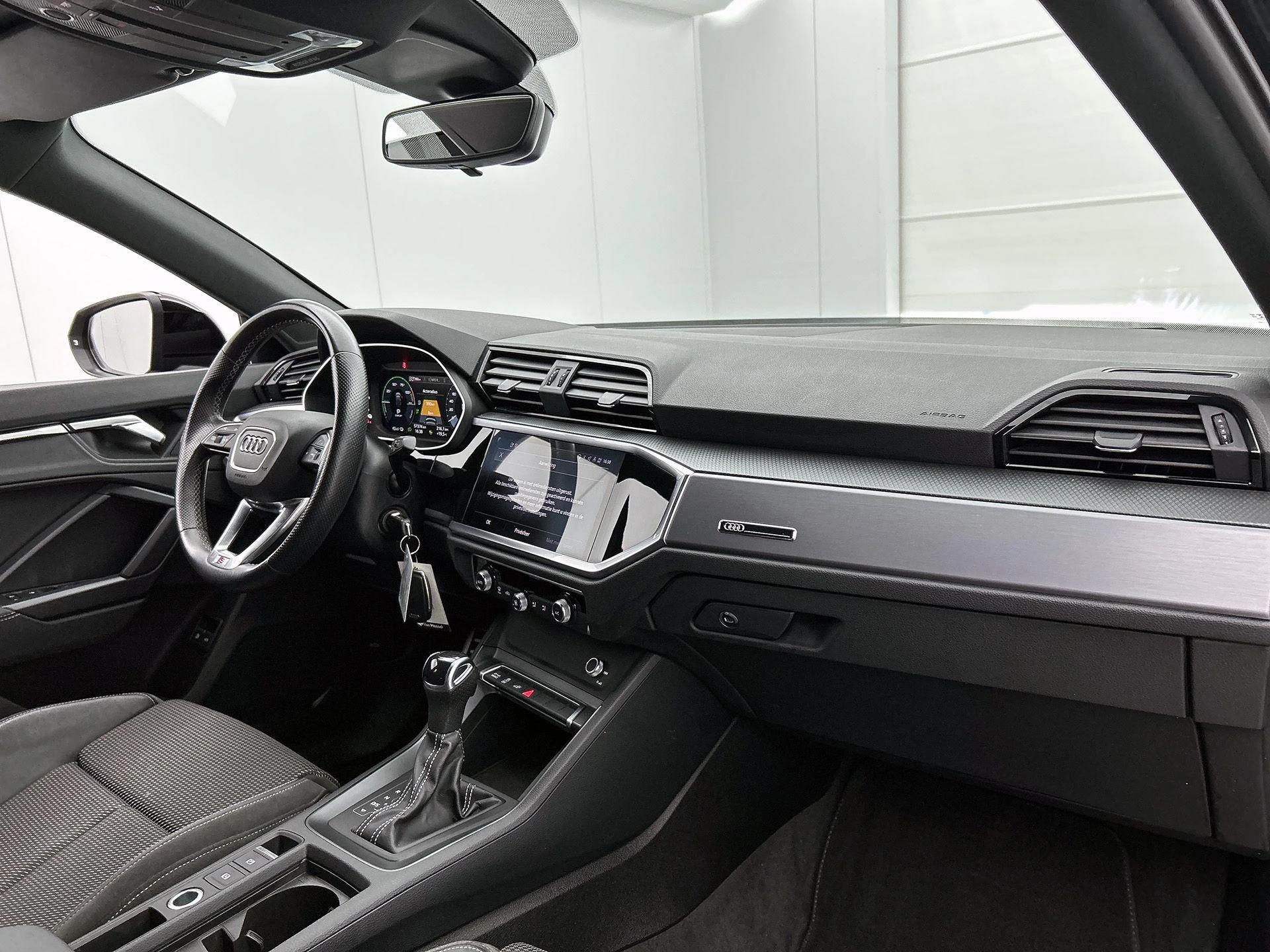 Audi-Q3-image-16