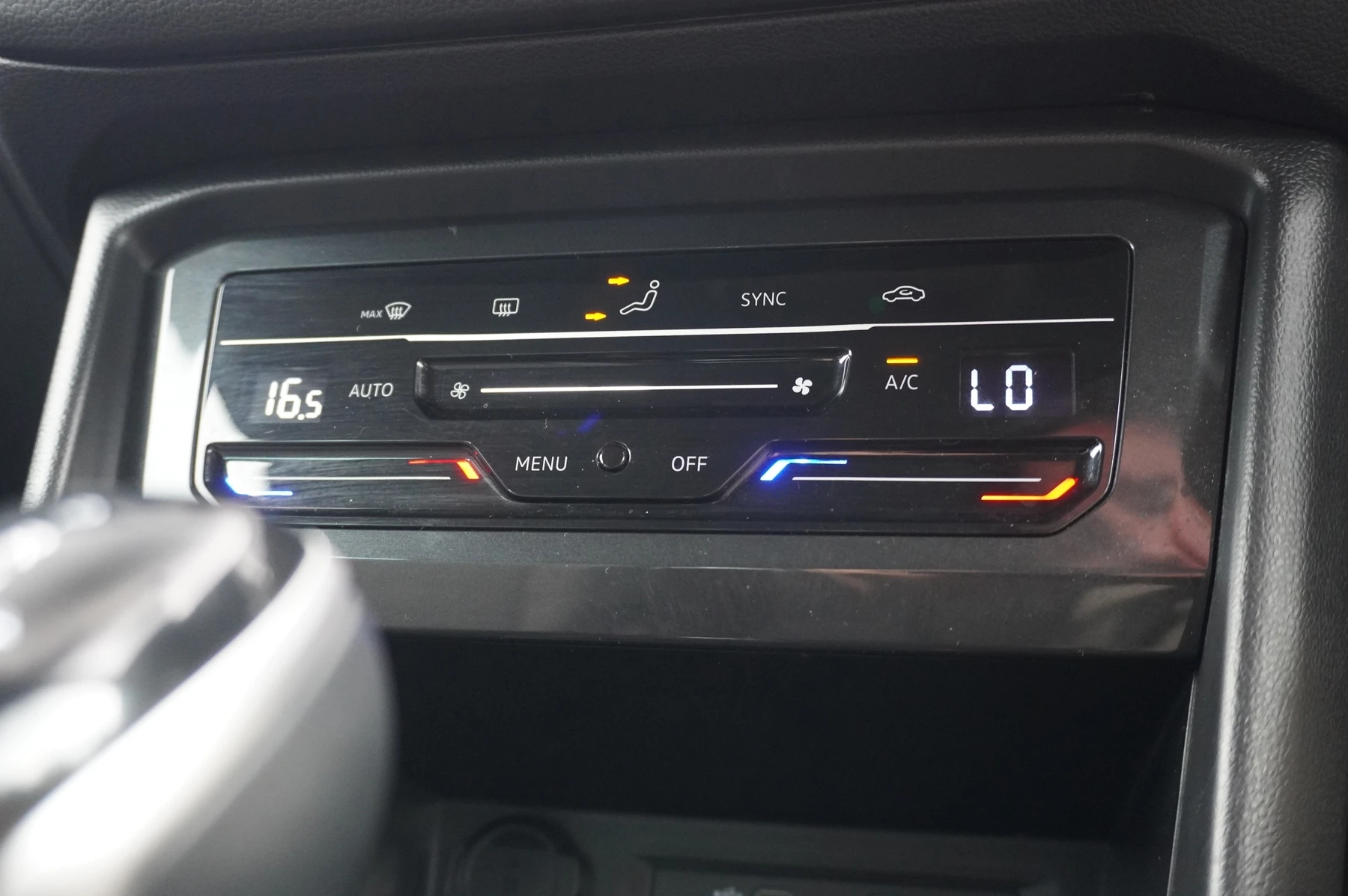 Volkswagen-Tiguan-image-20