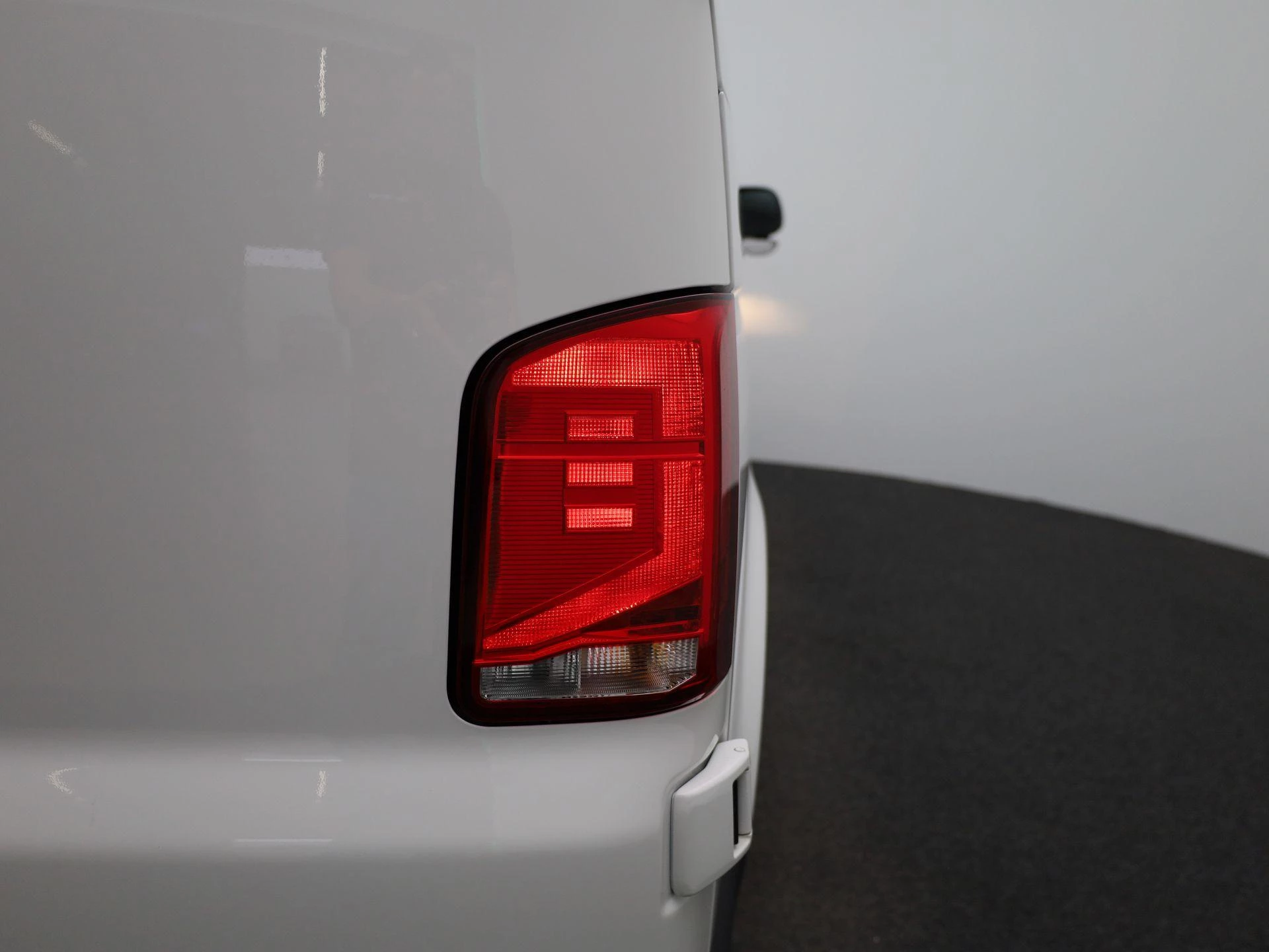 Volkswagen Transporter 2.0 TDI L2H1 150PK