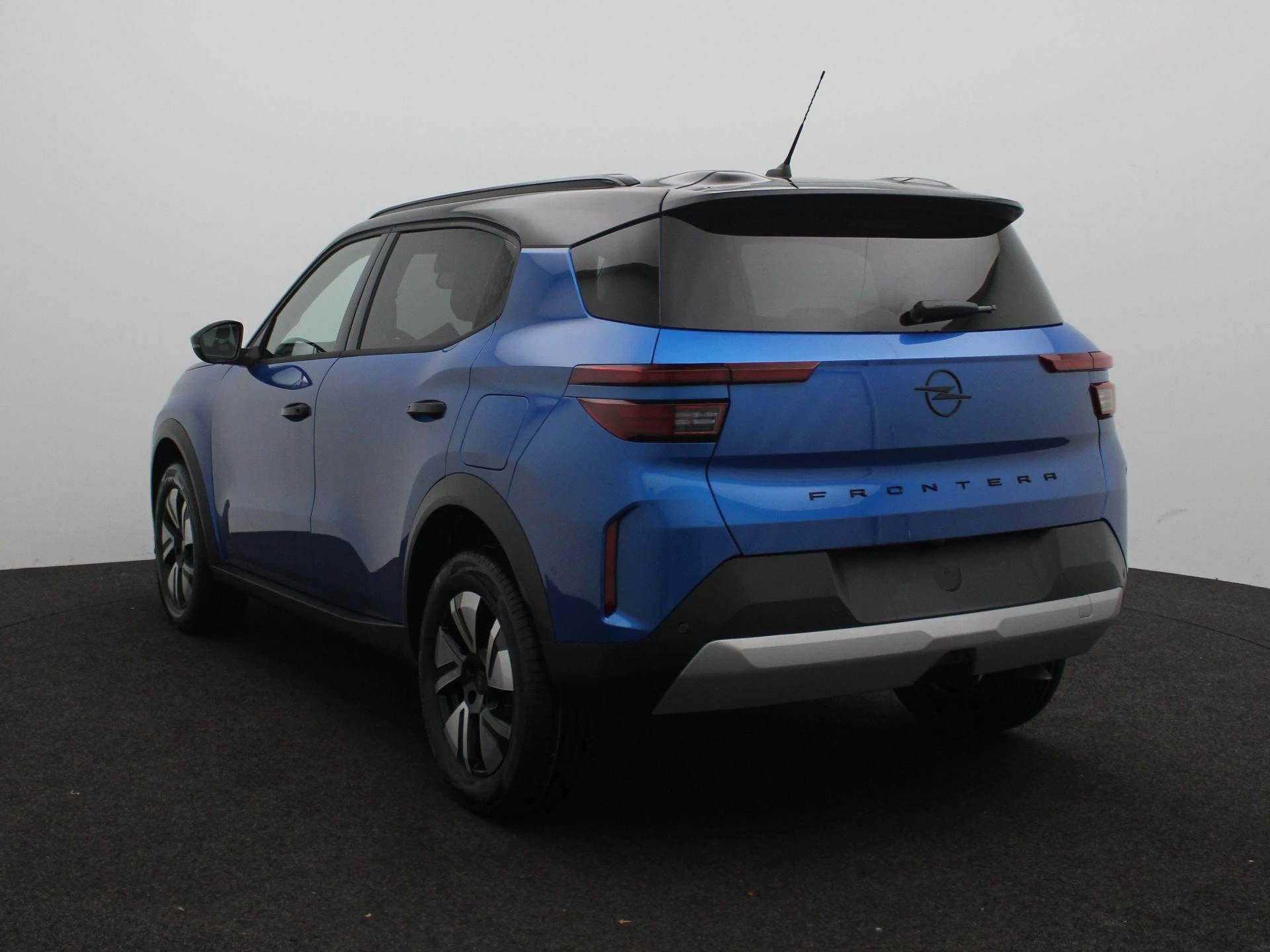 Opel-Frontera-image-1