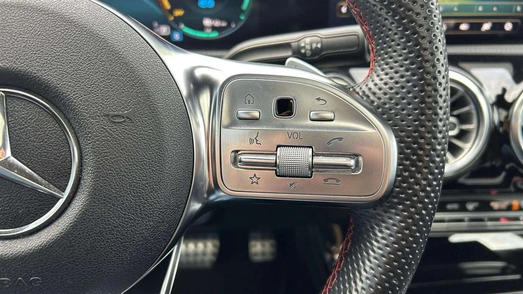 Mercedes-Benz-CLA-image-12