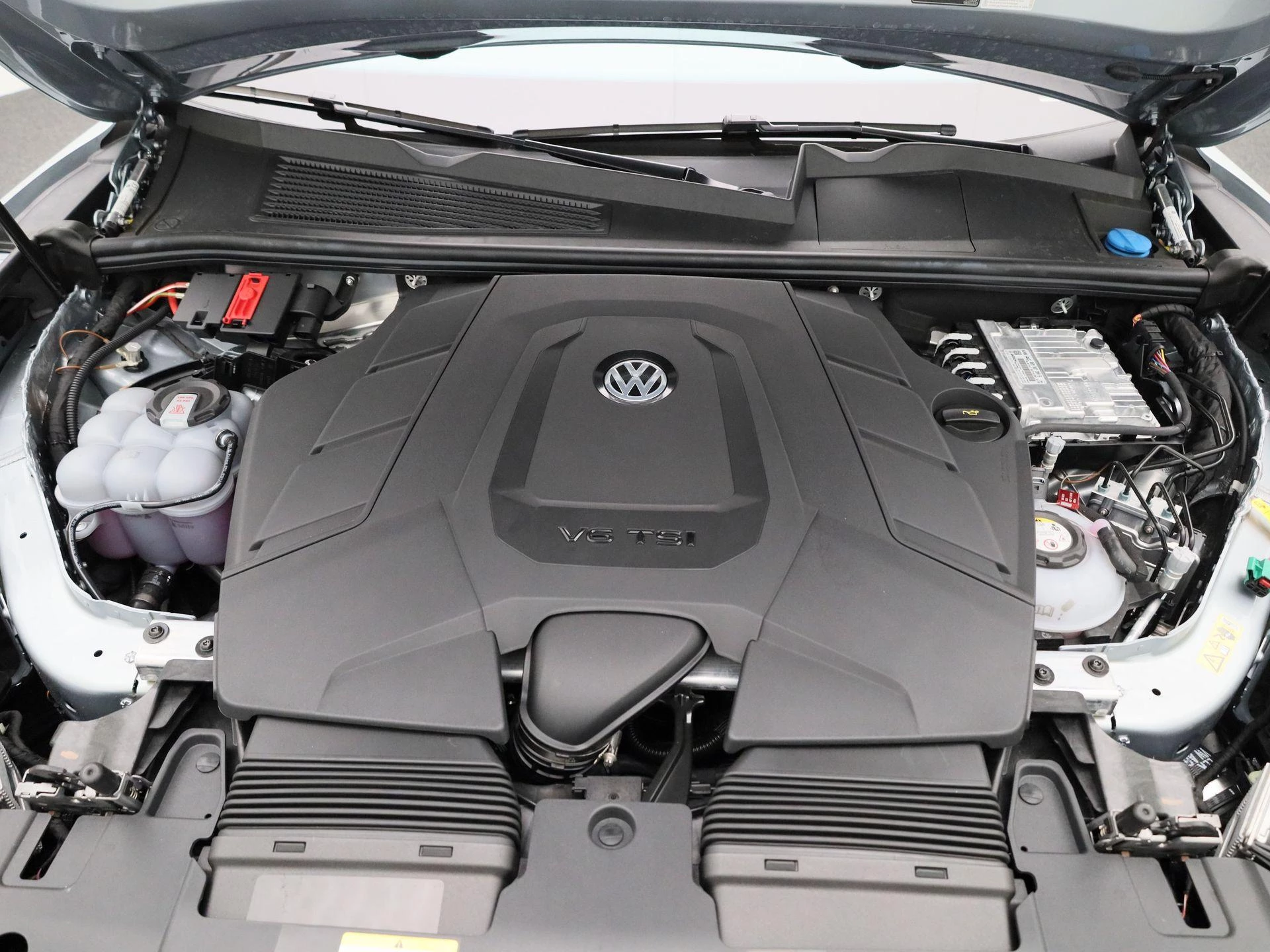 Volkswagen-Touareg-image-49