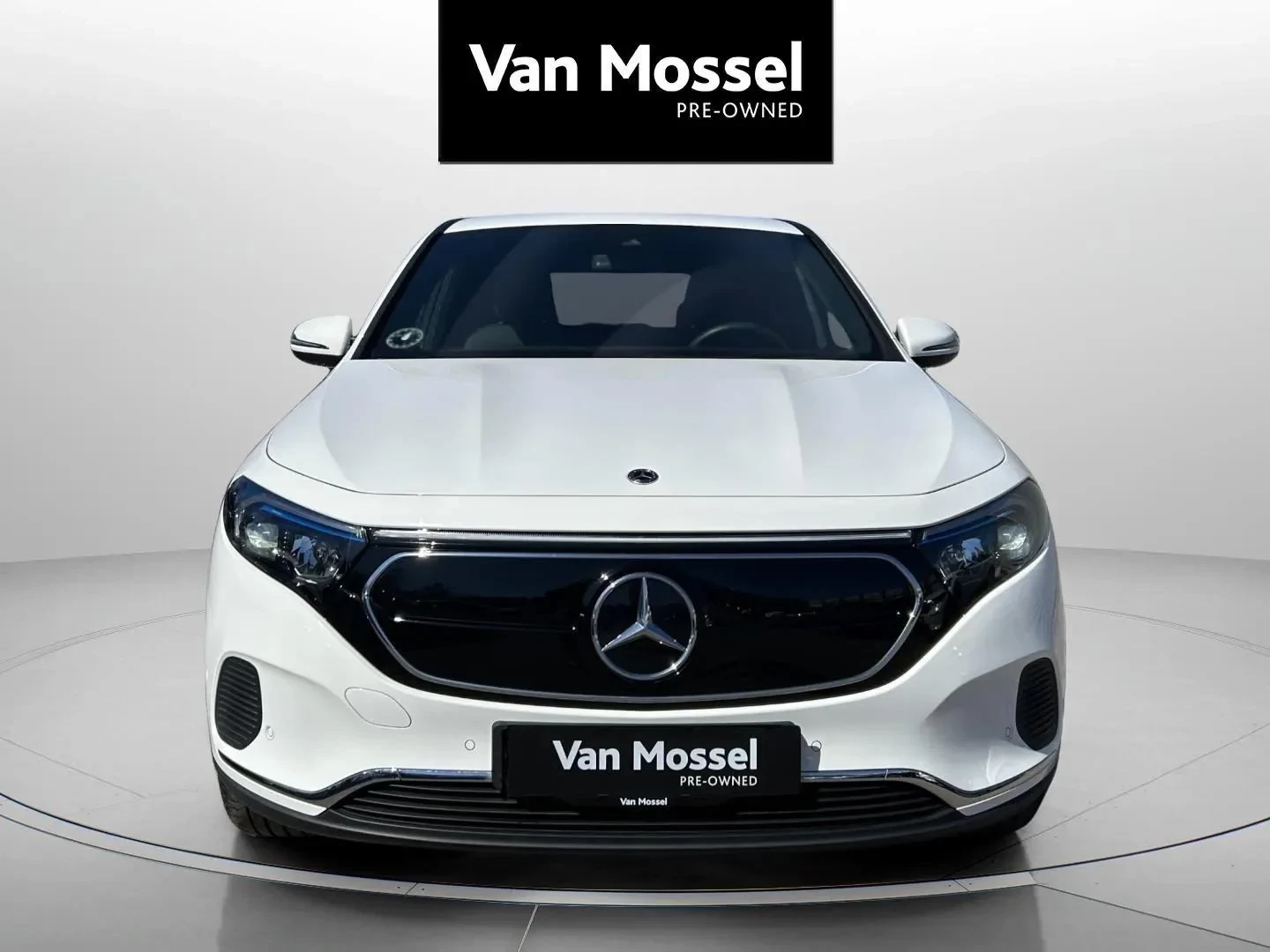 Mercedes-Benz-EQA-image-1
