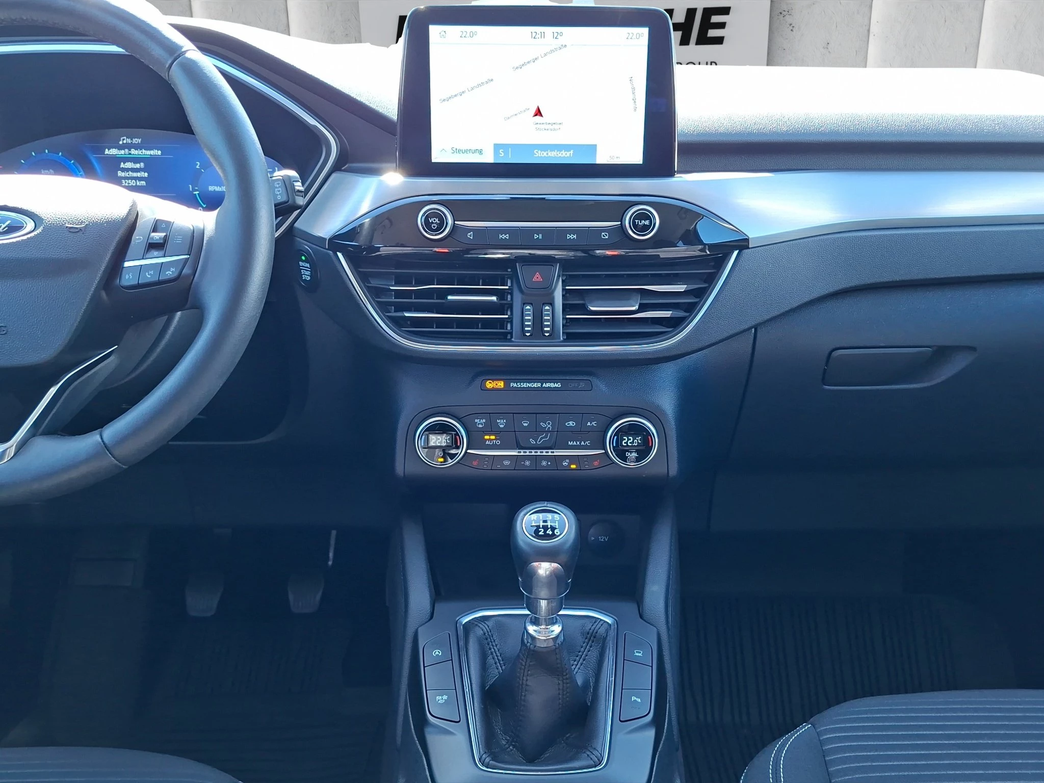 Ford Kuga Titanium 1.5 EB LED | GJR | RFK | SHZ | PDC | LMF | Navi | BT