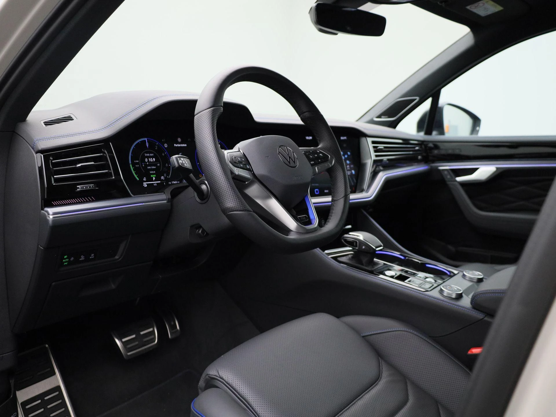 Volkswagen-Touareg-image-42
