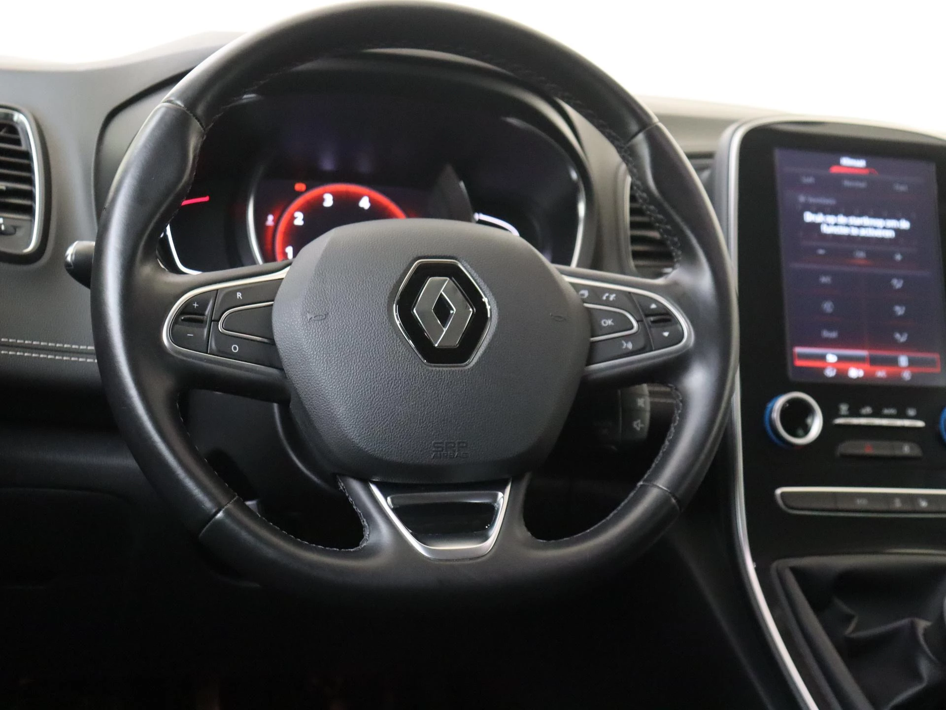 Renault-Scénic-image-11