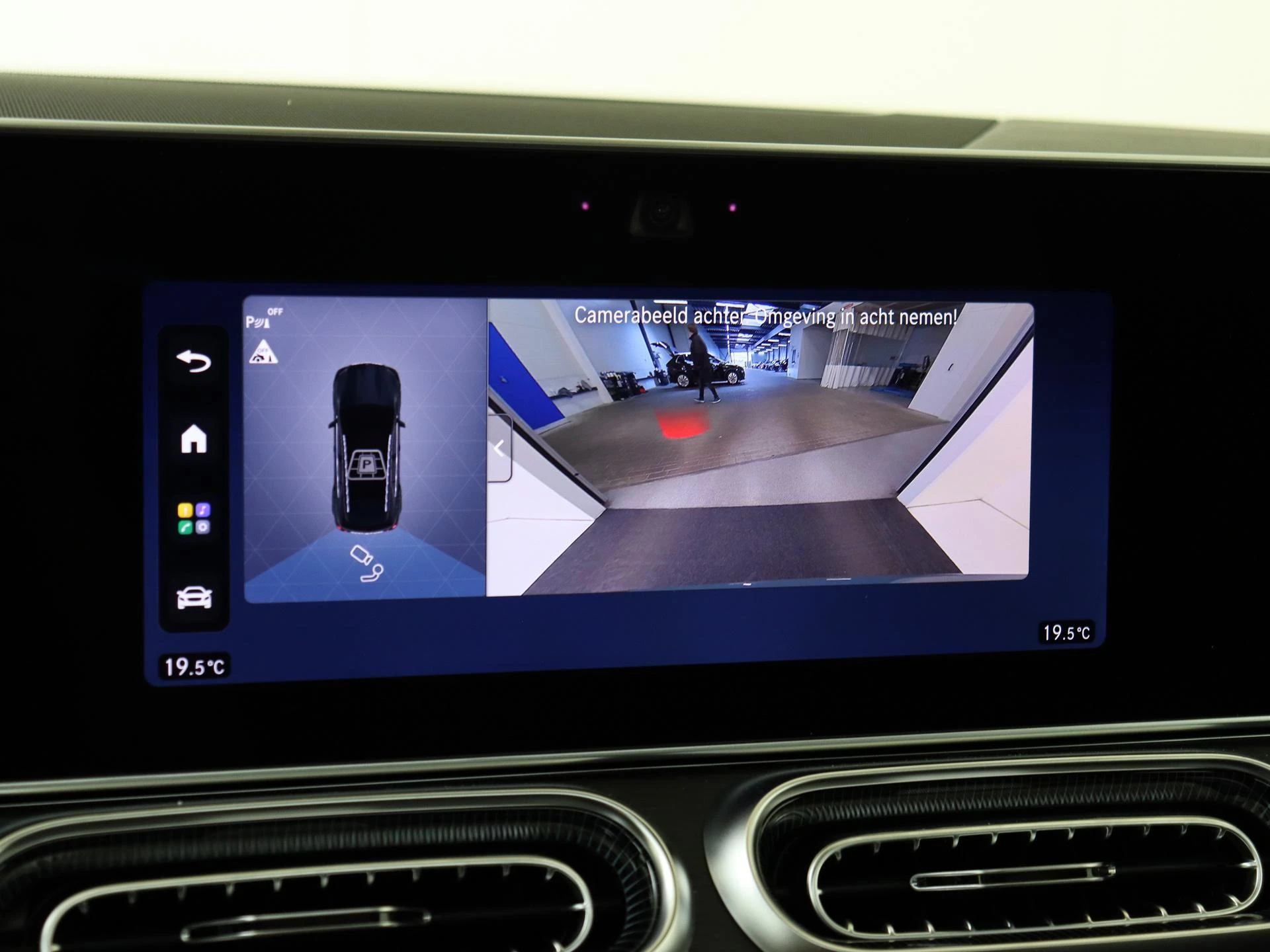 Mercedes-Benz-GLE-image-18