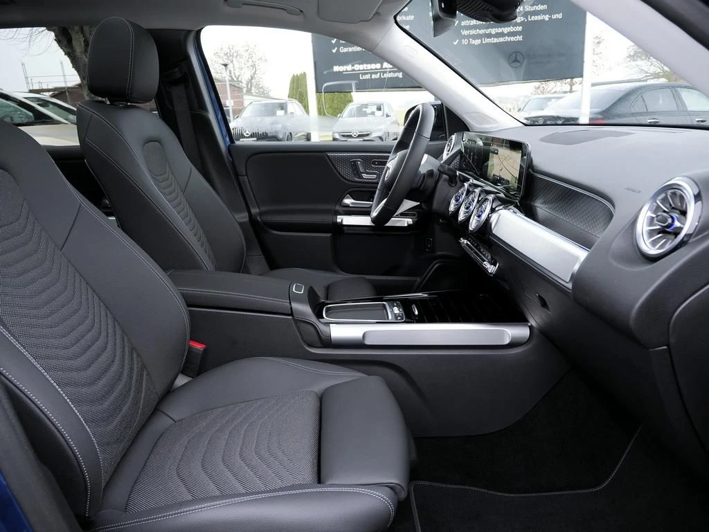 Mercedes-Benz-GLB 200 d-image-10