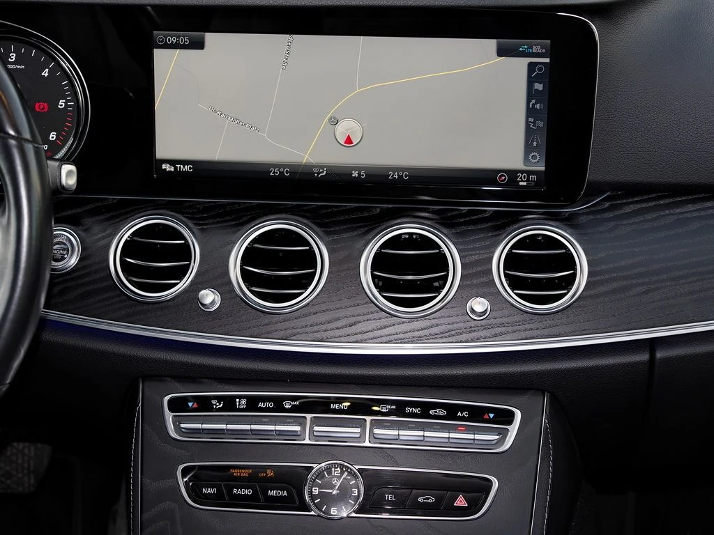 Mercedes-Benz-E-Klasse 220 d-image-9