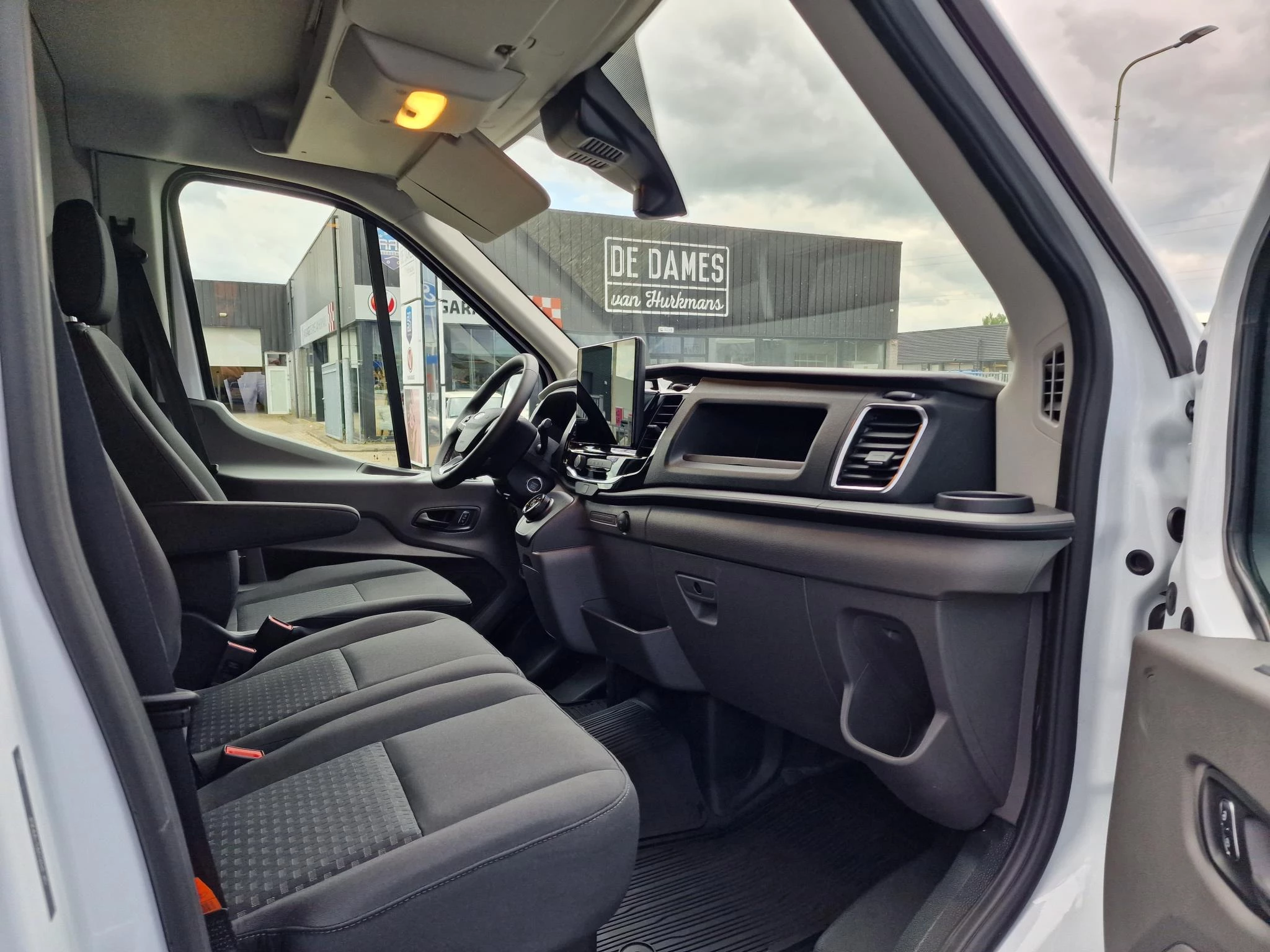 Ford-E-Transit-image-11