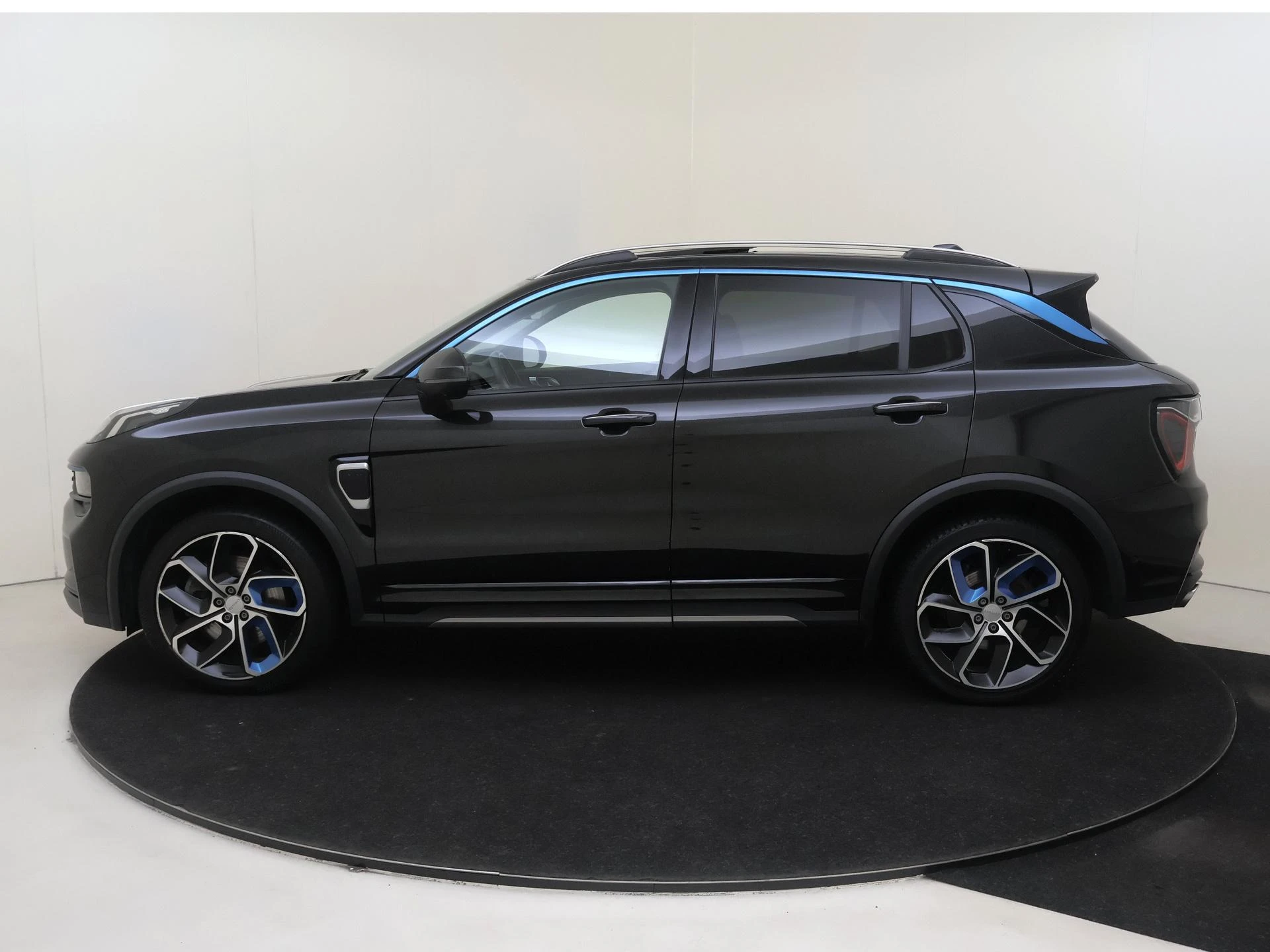 Lynk & Co-01-image-8