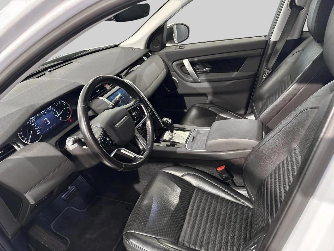 Land Rover-Discovery Sport-image-9