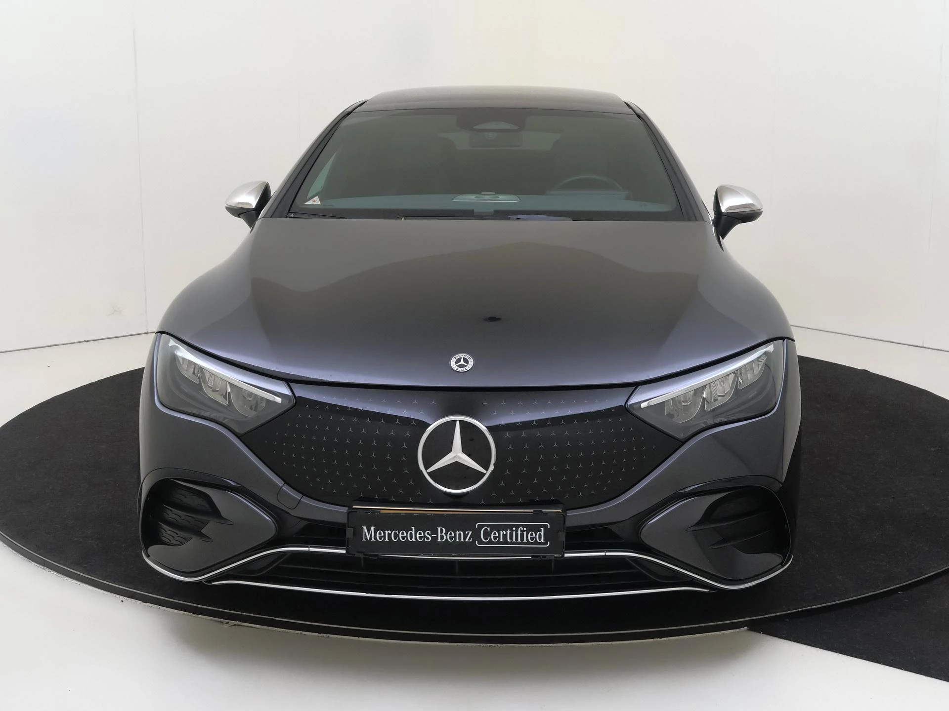 Mercedes-Benz-EQE-image-5