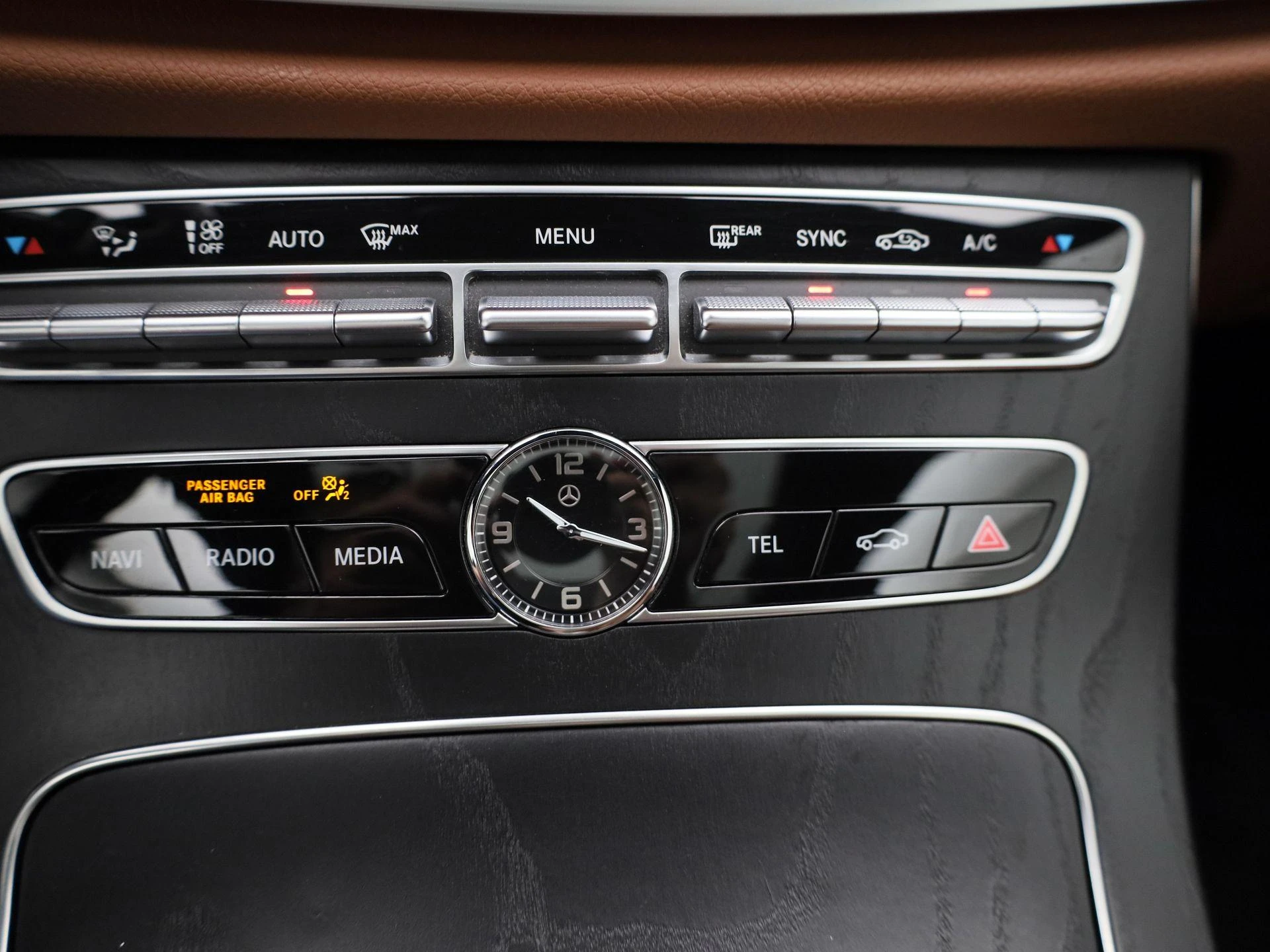 Mercedes-Benz-E-Klasse-image-20