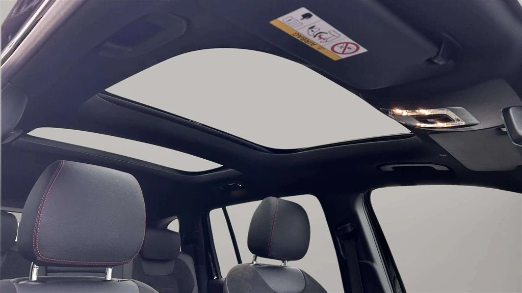 Mercedes-Benz-EQB-image-21