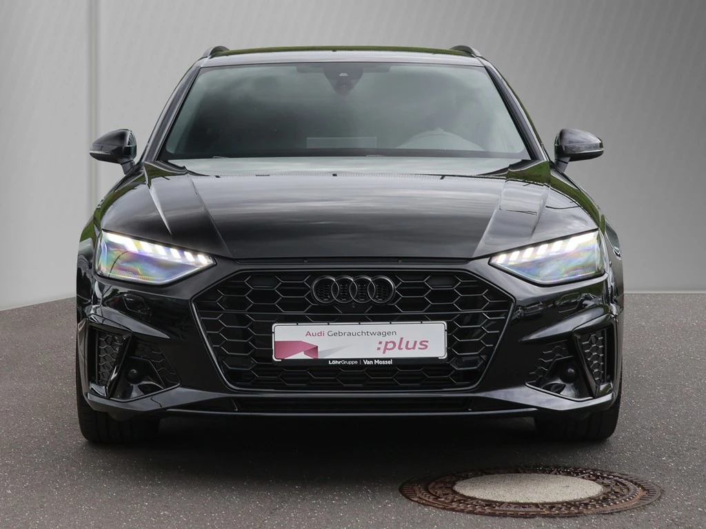 Audi A4 Avant 40 TFSI S line competition + Matrix