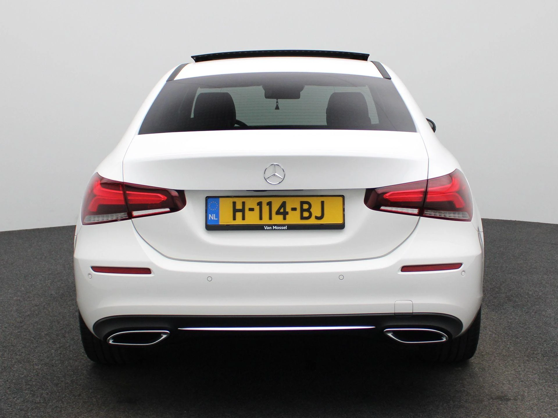 Mercedes-Benz-A-Klasse-image-4
