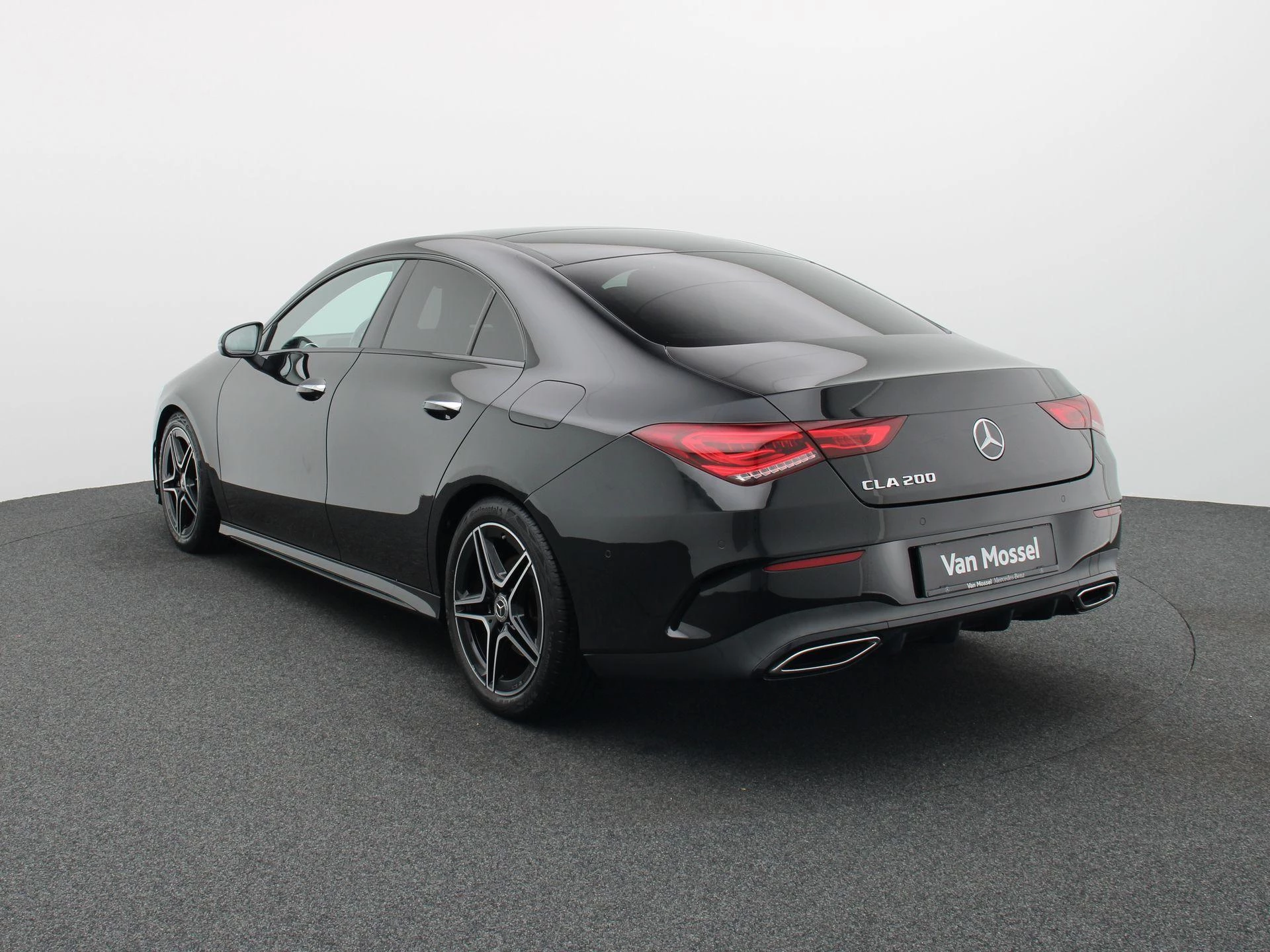 Mercedes-Benz CLA 200 AMG Line + PANO DAK + MULTIBEAM LED + CARPLAY +